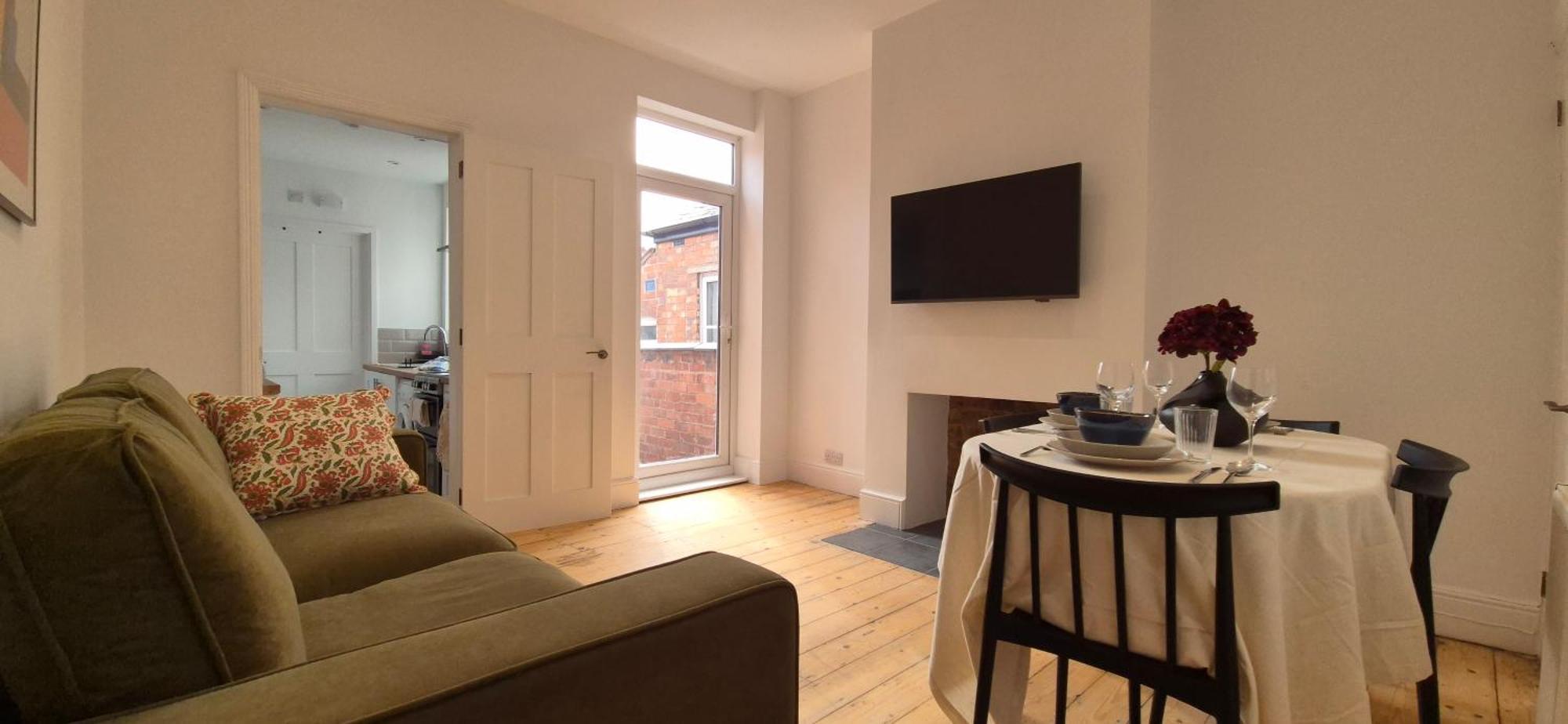 Urban Oasis Serviced - Families, Remote Work, Corporate, Contractors Apartment *