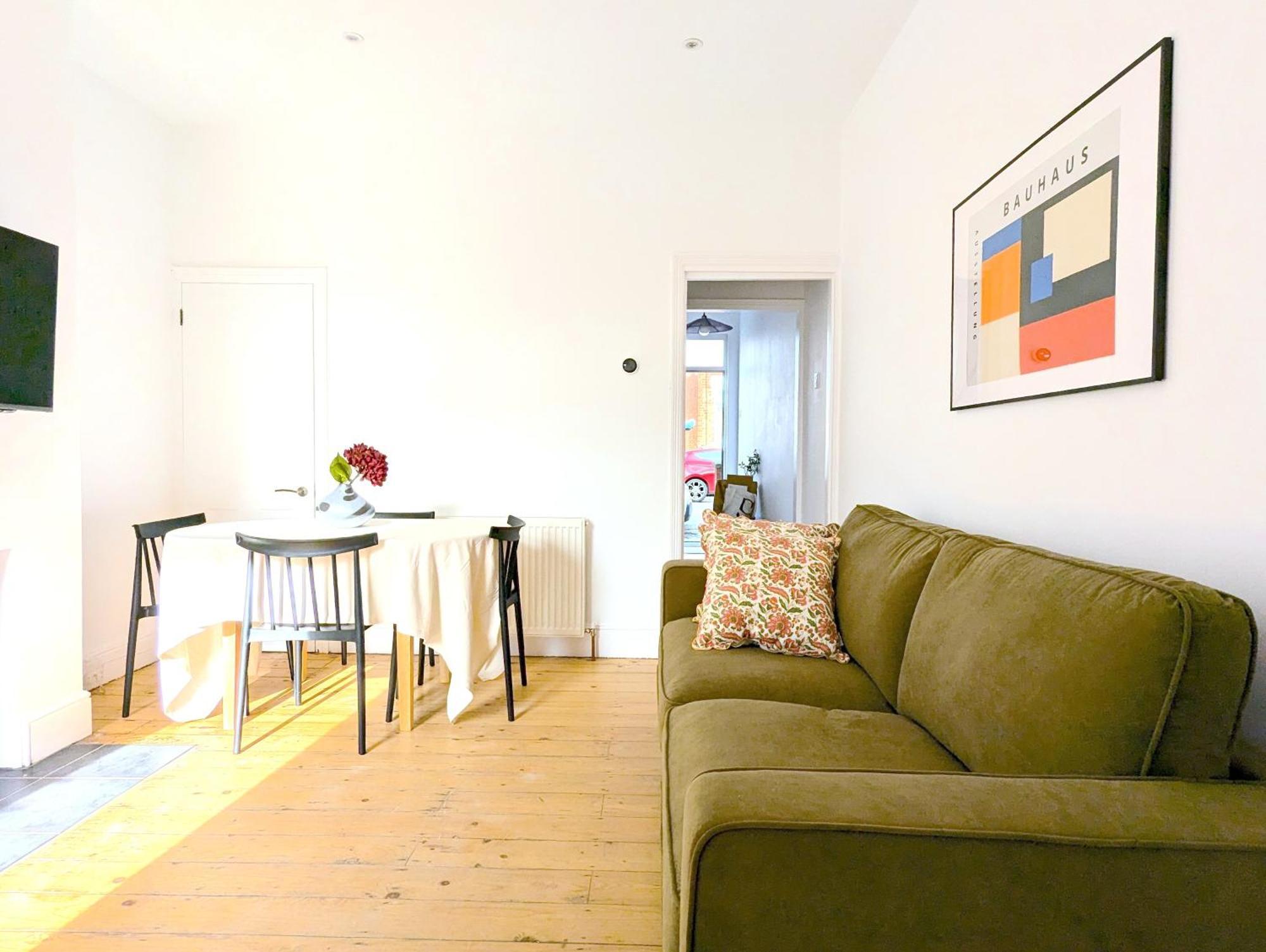 Urban Oasis Serviced - Families, Remote Work, Corporate, Contractors *