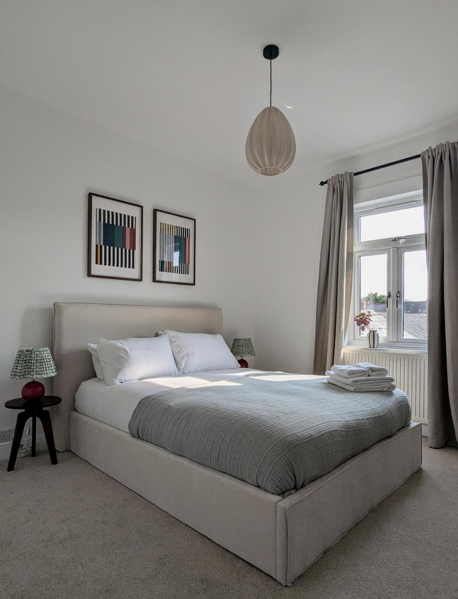 Apartment Urban Oasis Serviced - Families, Remote Work, Corporate, Contractors *