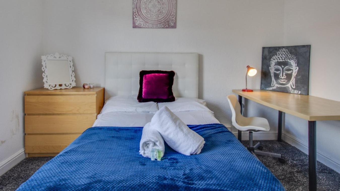 Stayzo House Accommodation- Free Parking Coventry