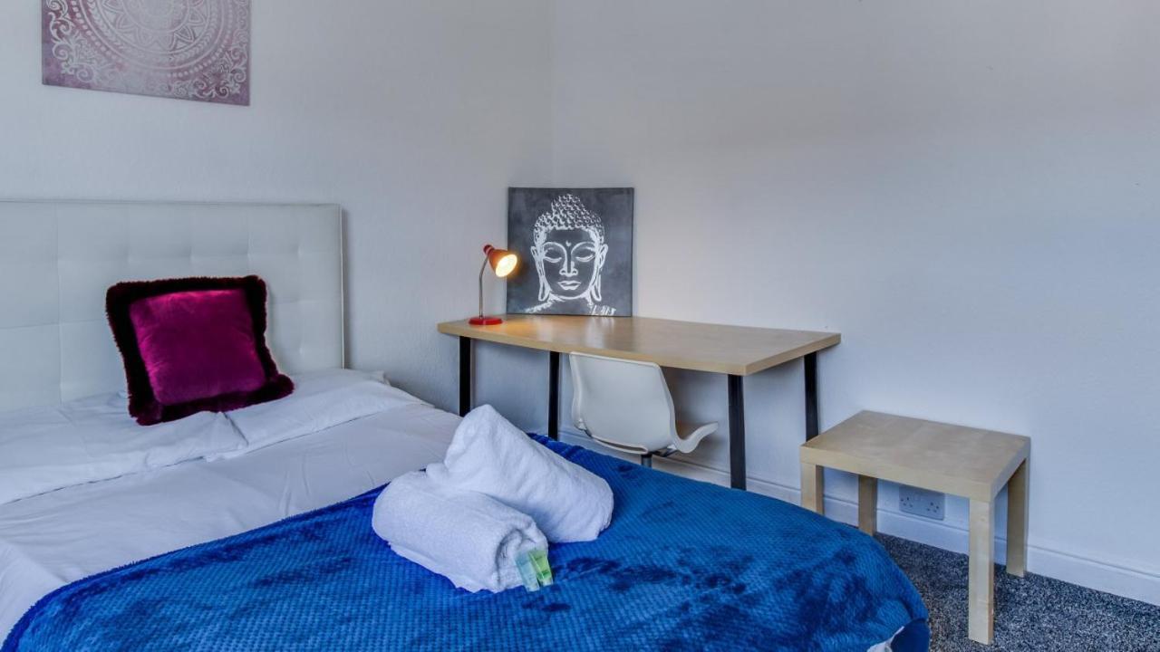 Stayzo House Accommodation- Free Parking Apartamento *