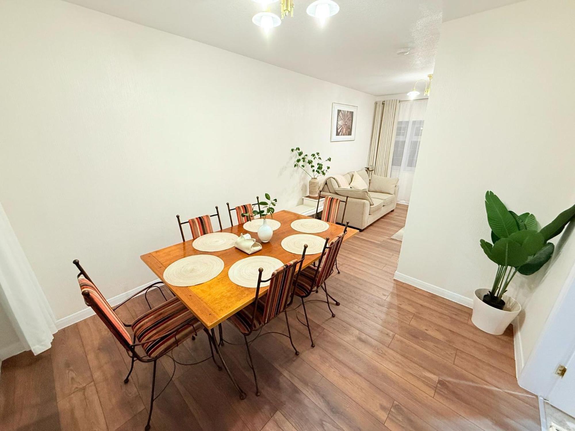 Cannon Village- Elegance & Comfort By Cannon Park , A Historic Retreat Next To The Of Warwick ,free Parking ,3 Bedrooms ,sleeps 9 Pousada *