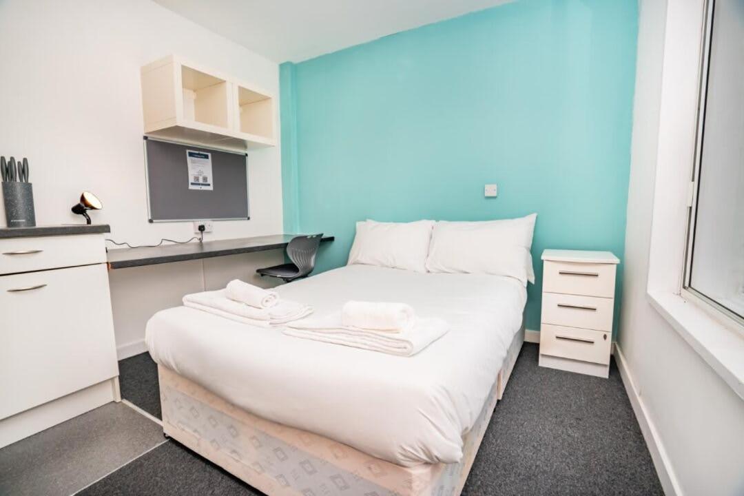 Fantastic Budget In Centre Apartment
