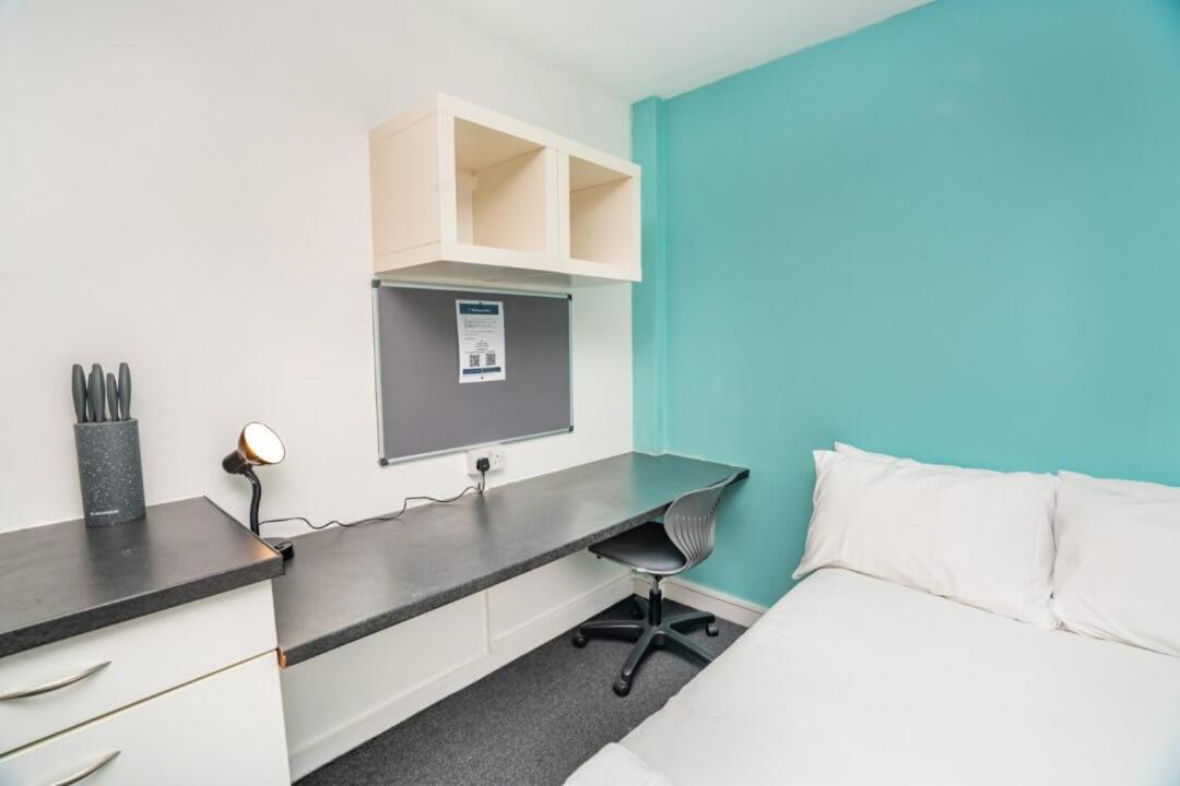 Fantastic Budget In Centre Apartment