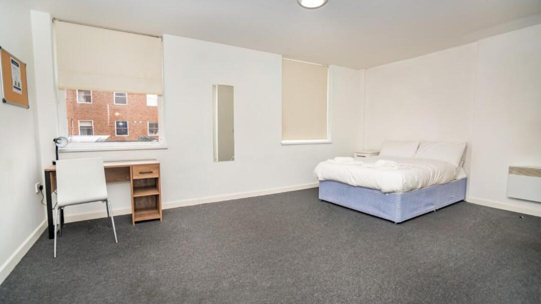 Modern Budget In Centre Apartment
