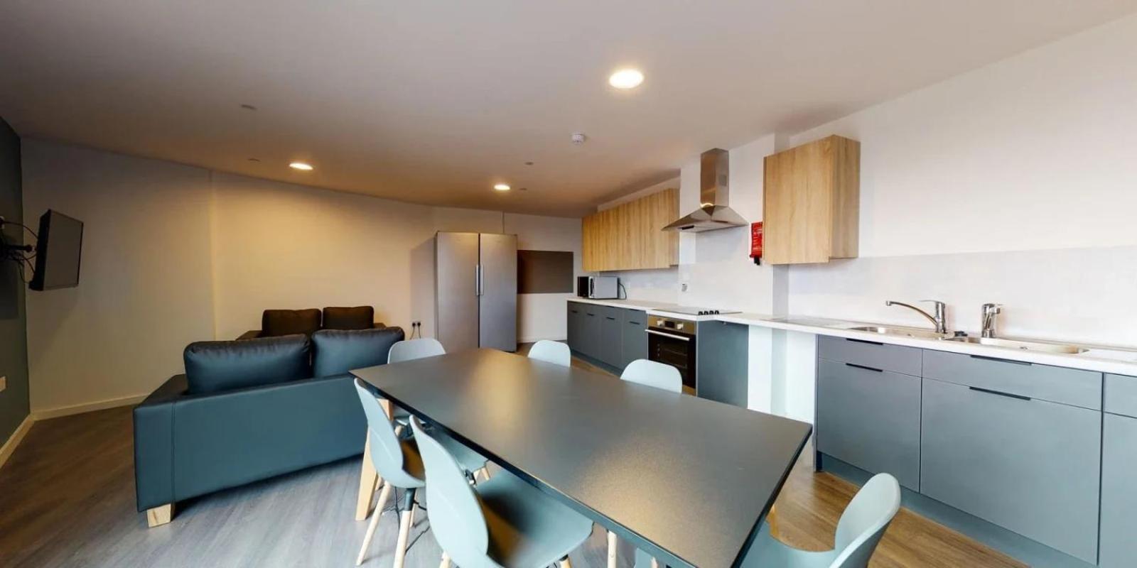 Canvas Arundel House: Private & Shared Kitchen In Apartamento Coventry