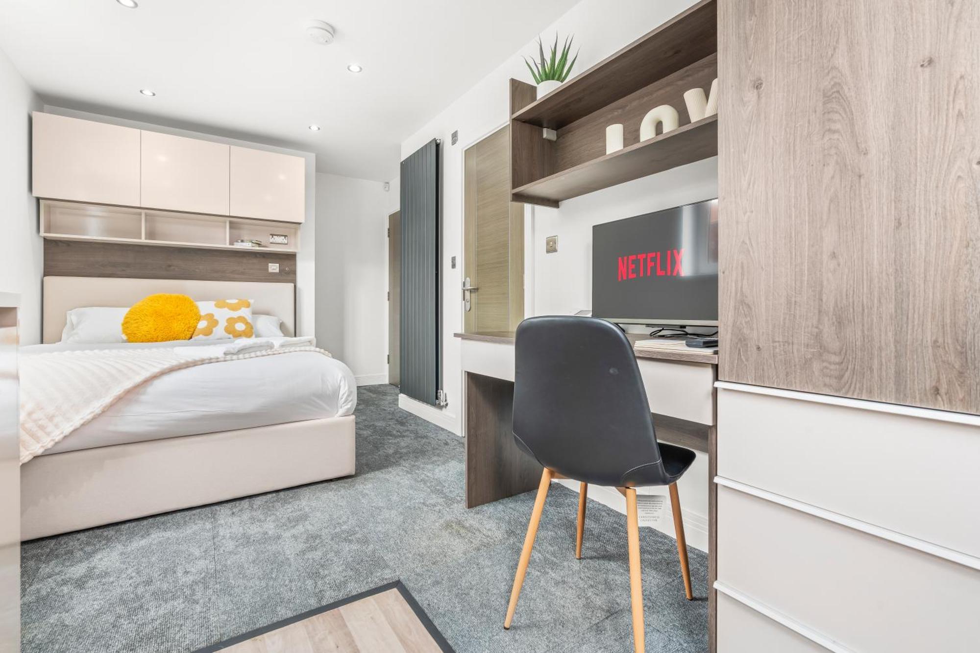 Contemporary Comfort Steps From Ricoh Arena Apartment Coventry