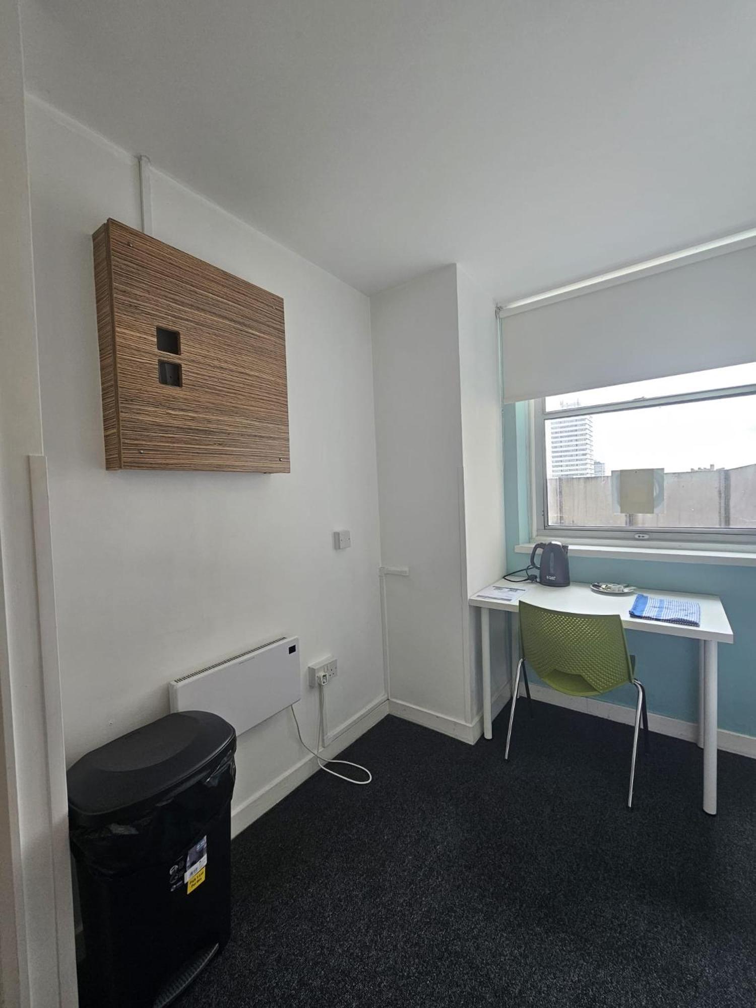 Budget En-suite In Centre