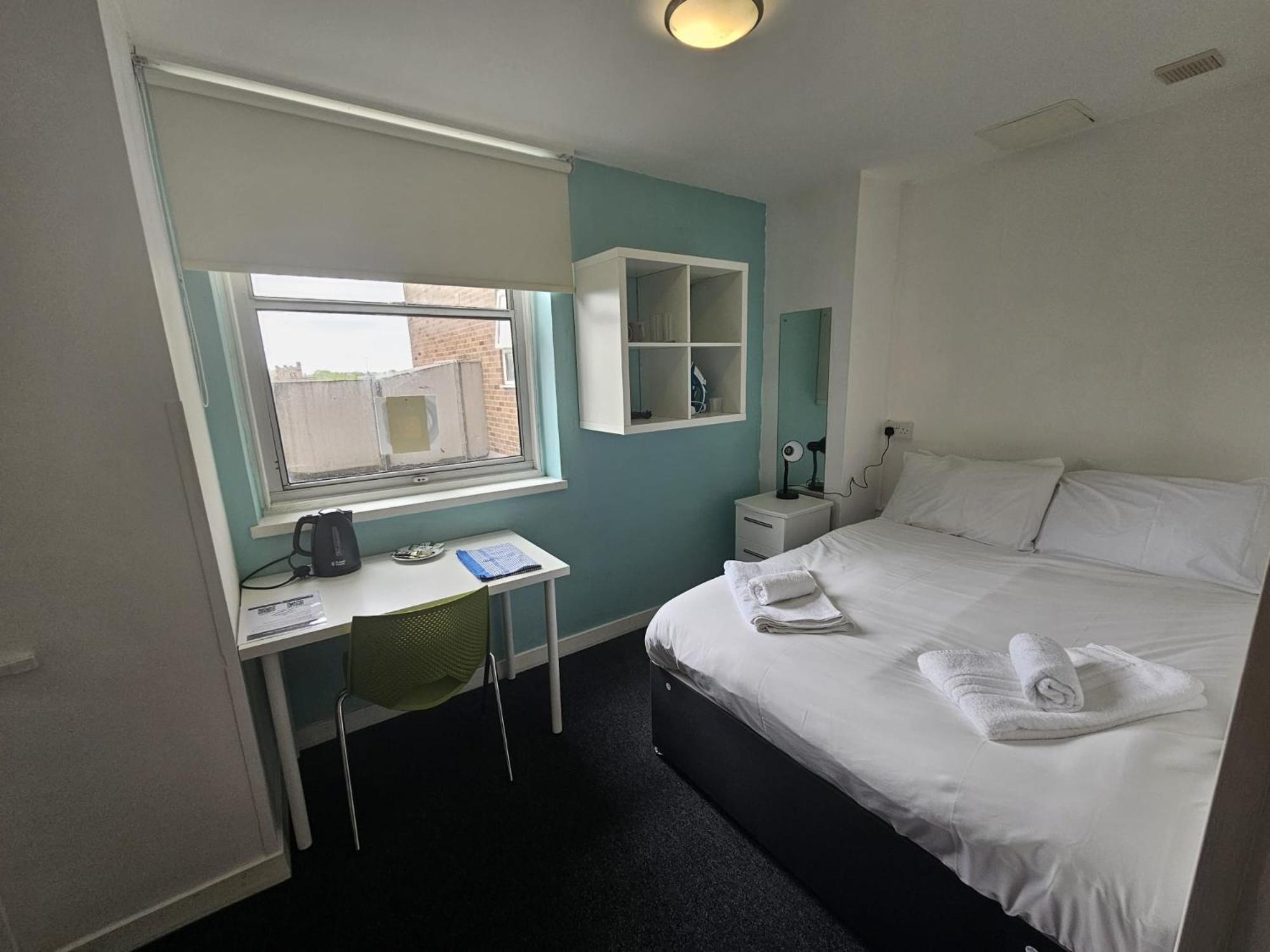 Budget En-suite In Centre Inn Coventry