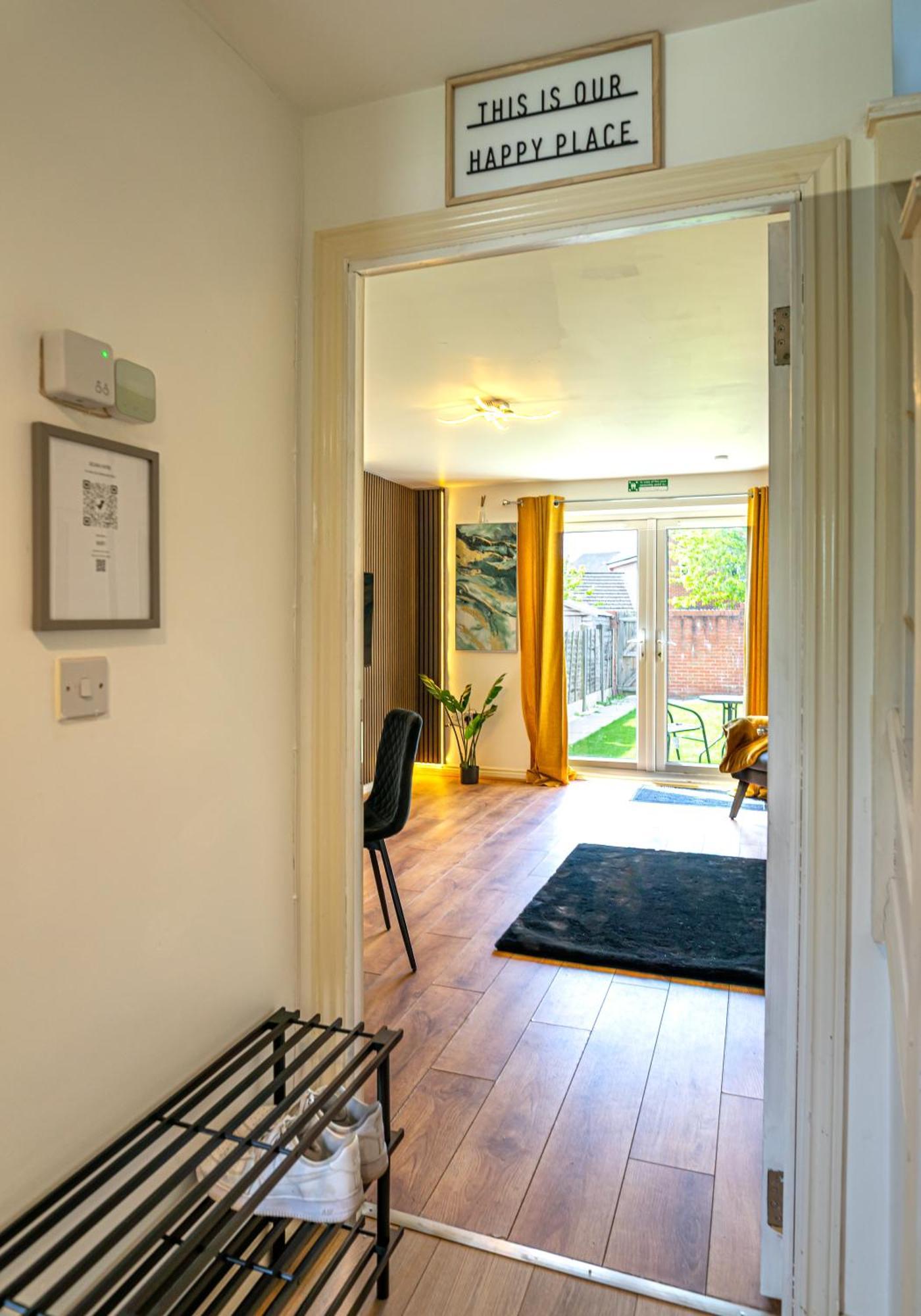 Terry Haven-2bed,coventry,luxury Holiday home *