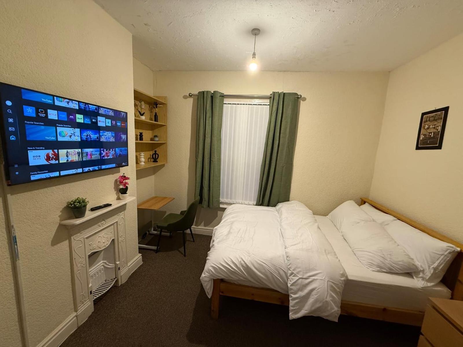 Double - Near And Uni Guest house Coventry