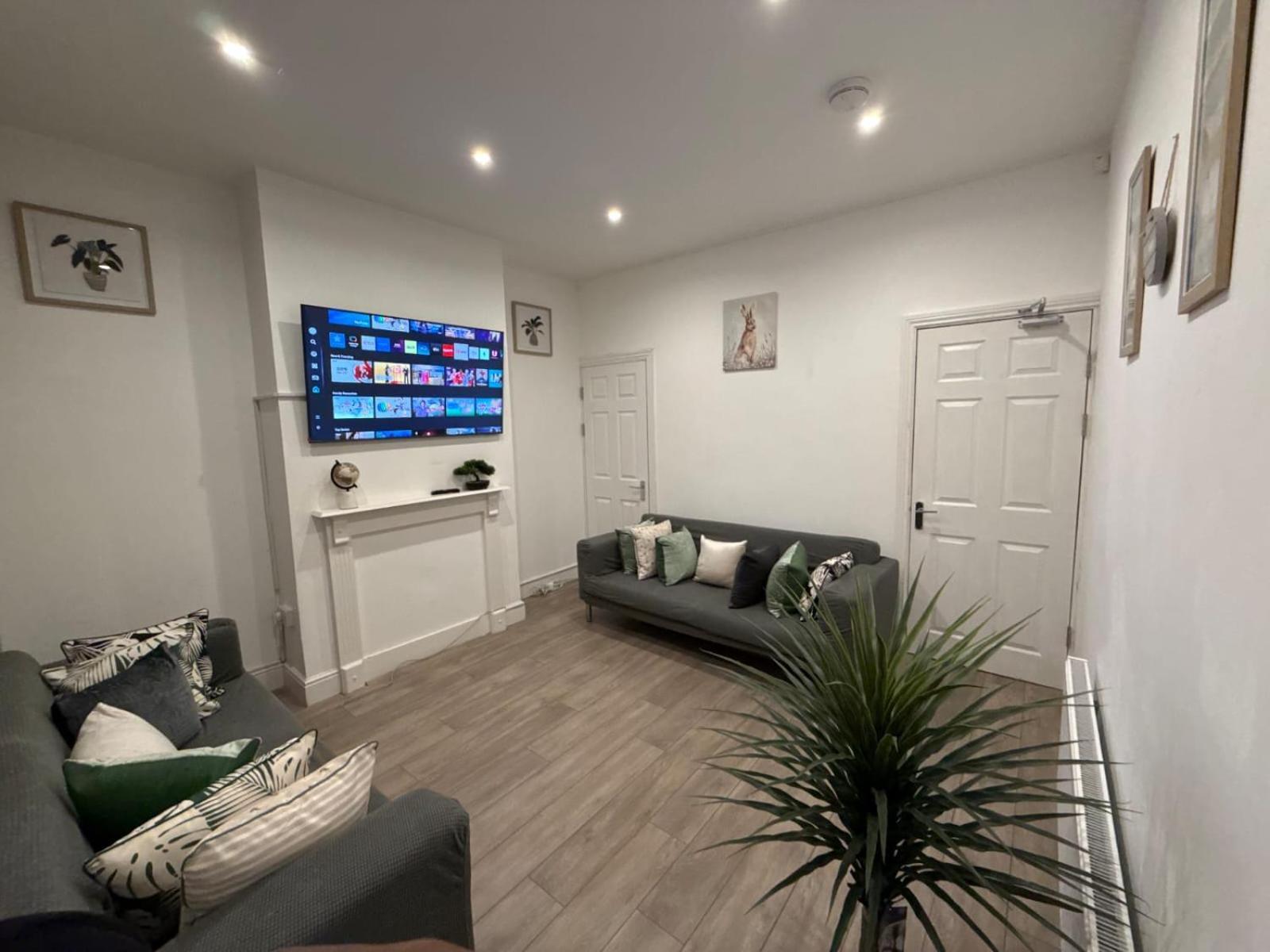 Double - Near And Uni Guest house Coventry