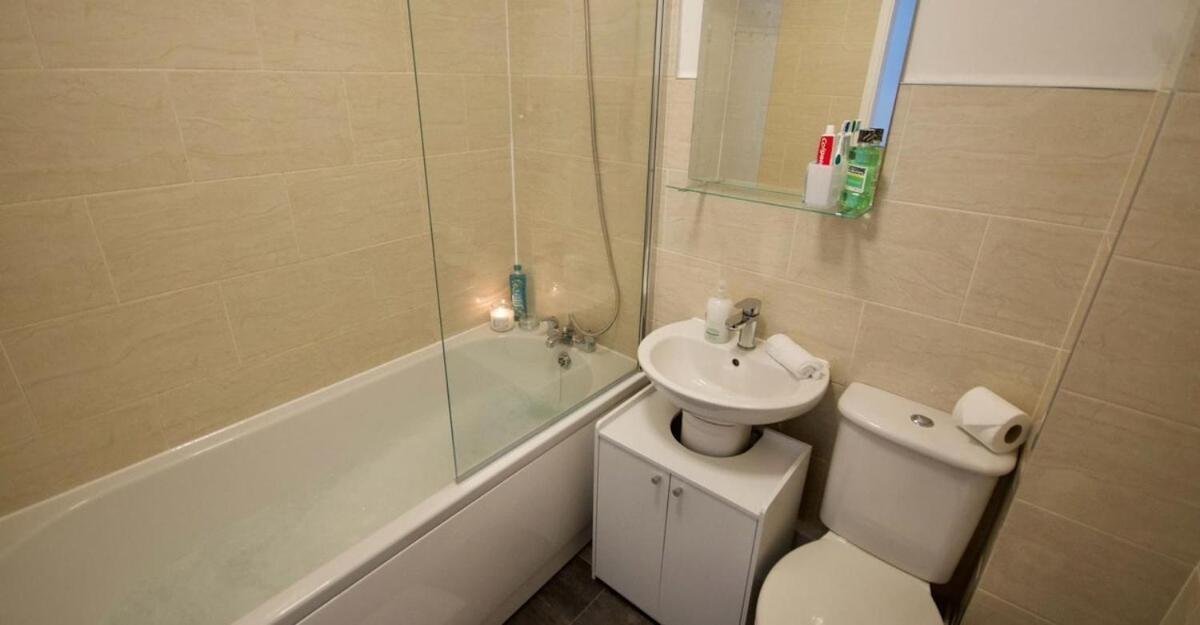 Apartment Gated Parking L 2bd Flat