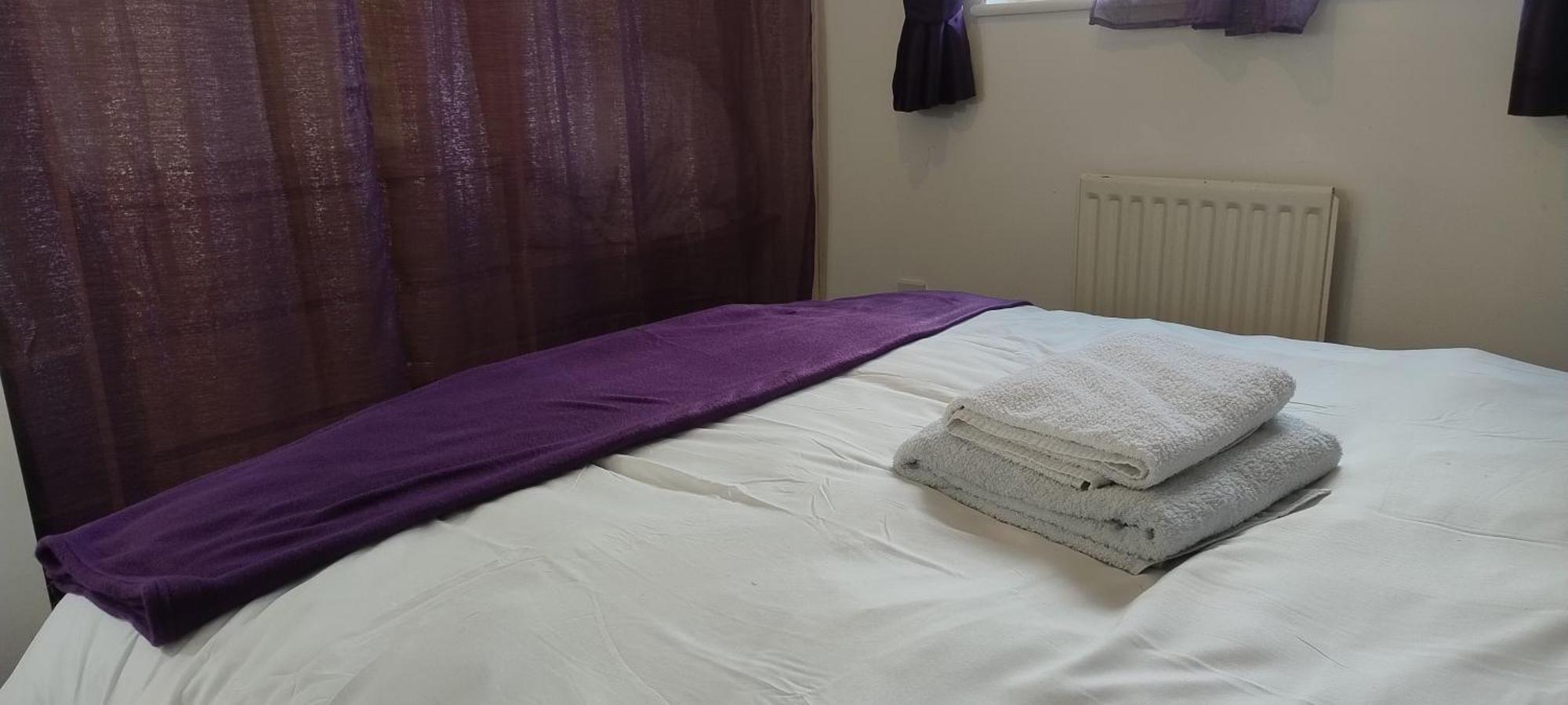 Entire 2 Bedroom With Parking In Coventry, Uk *