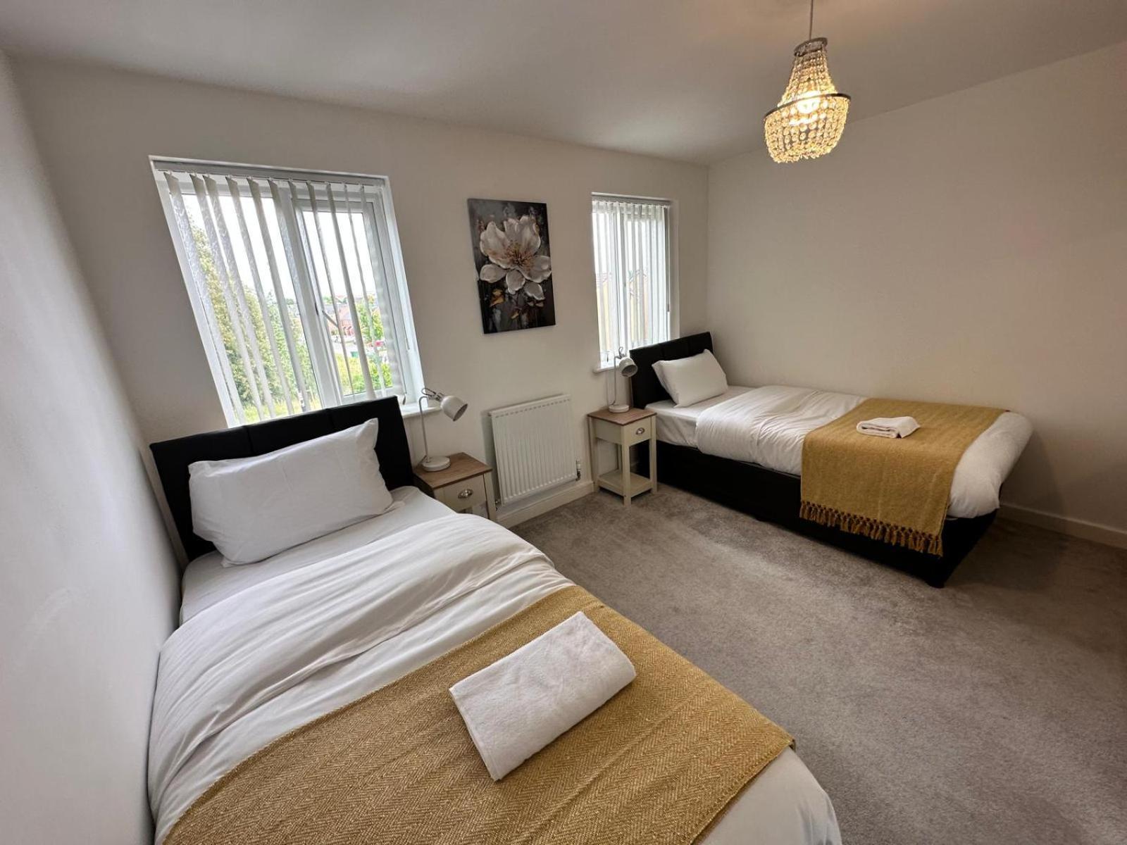 Spacious Luxurious Serviced 8 *