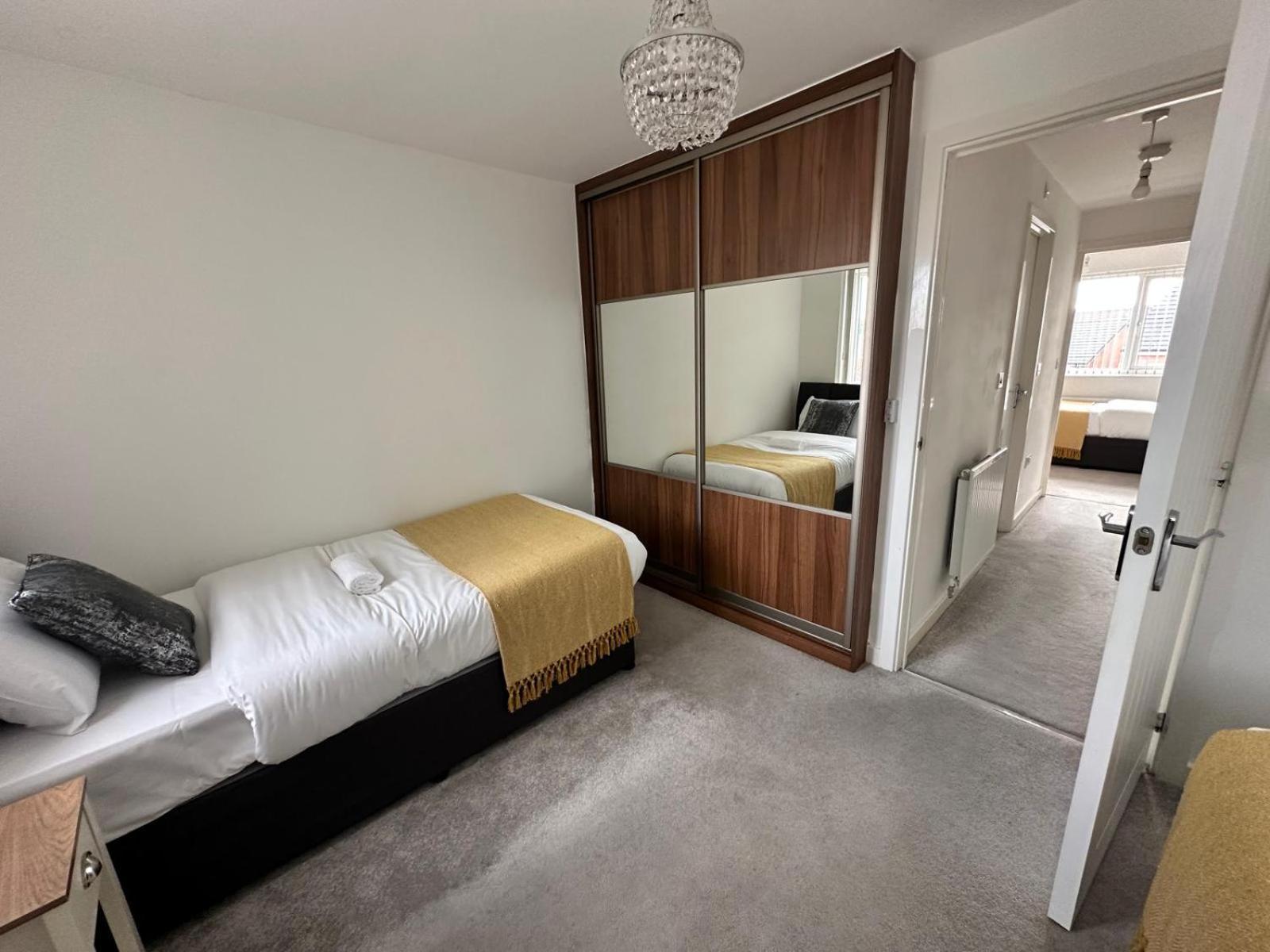 Spacious Luxurious Serviced 8 * Coventry