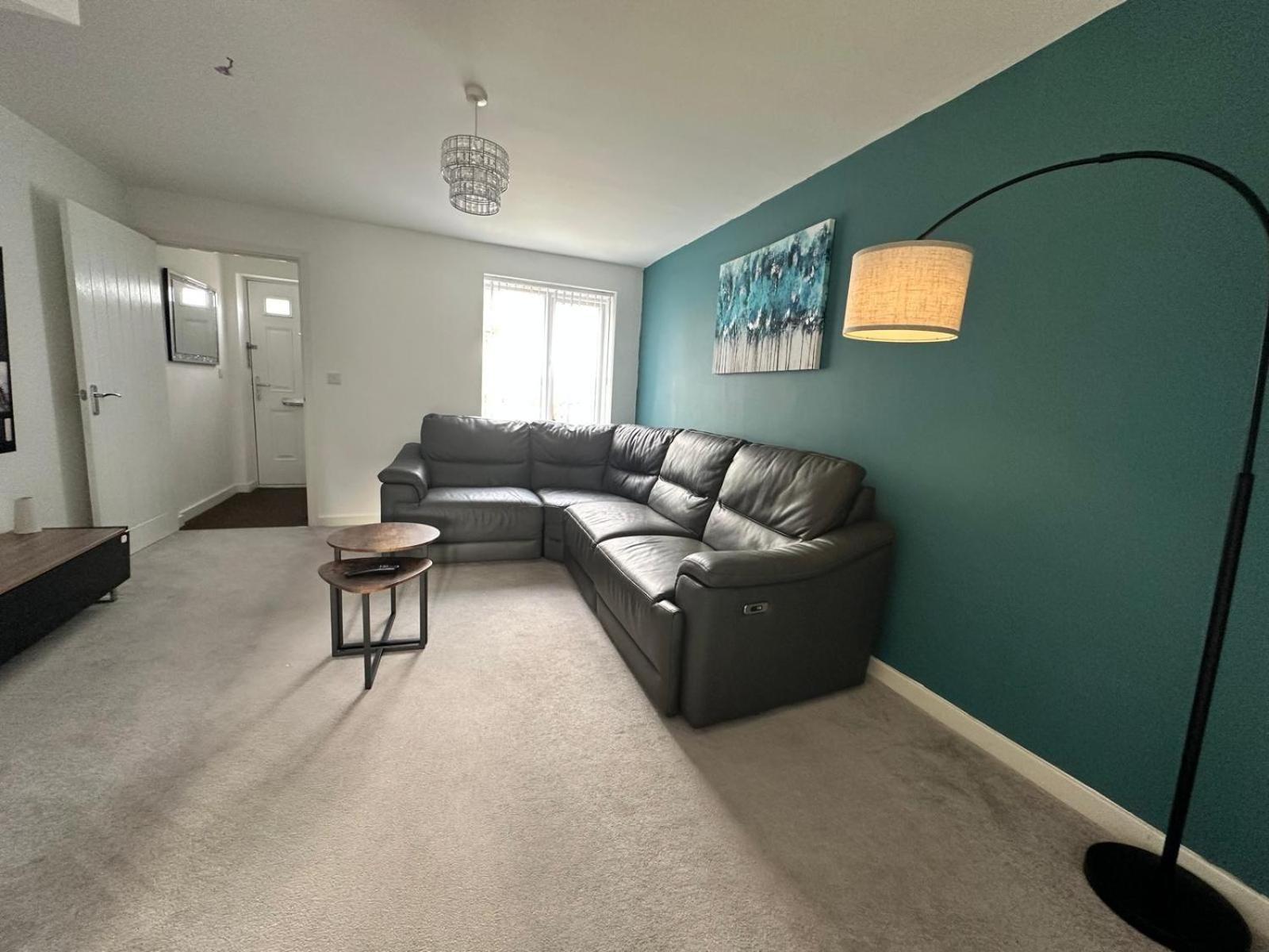 Spacious Luxurious Serviced 8 Holiday home