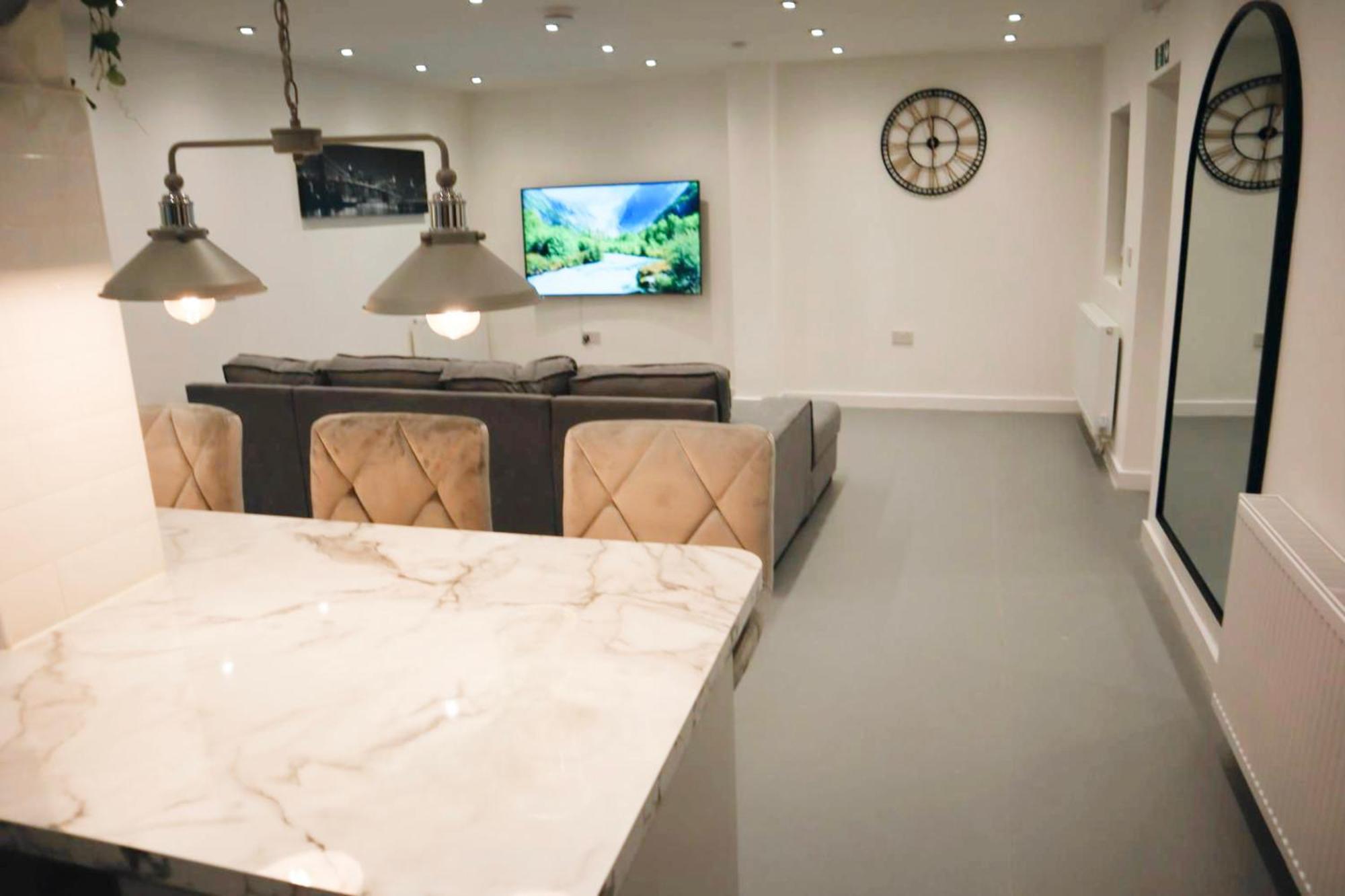 5bdr Spacious En-suite Apartment Coventry