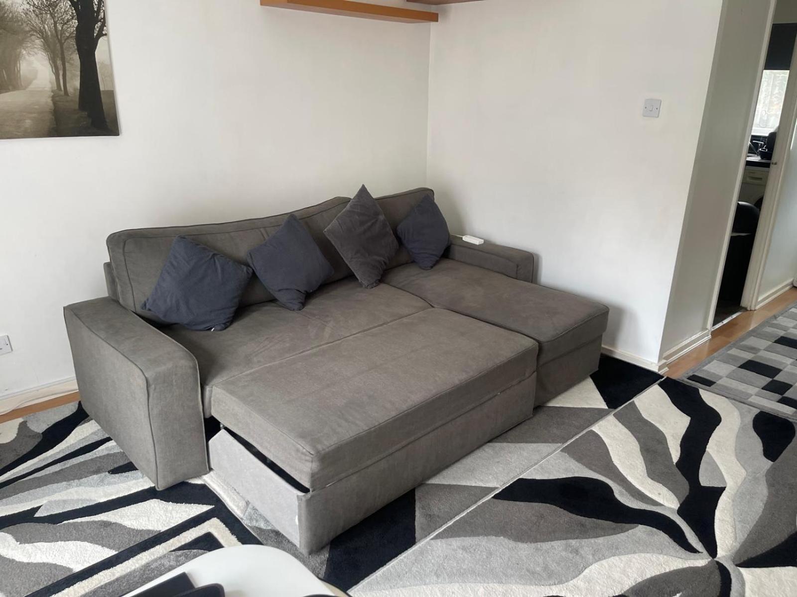 Entire 2 Bedroom With Parking In Coventry, Uk Holiday home Coventry