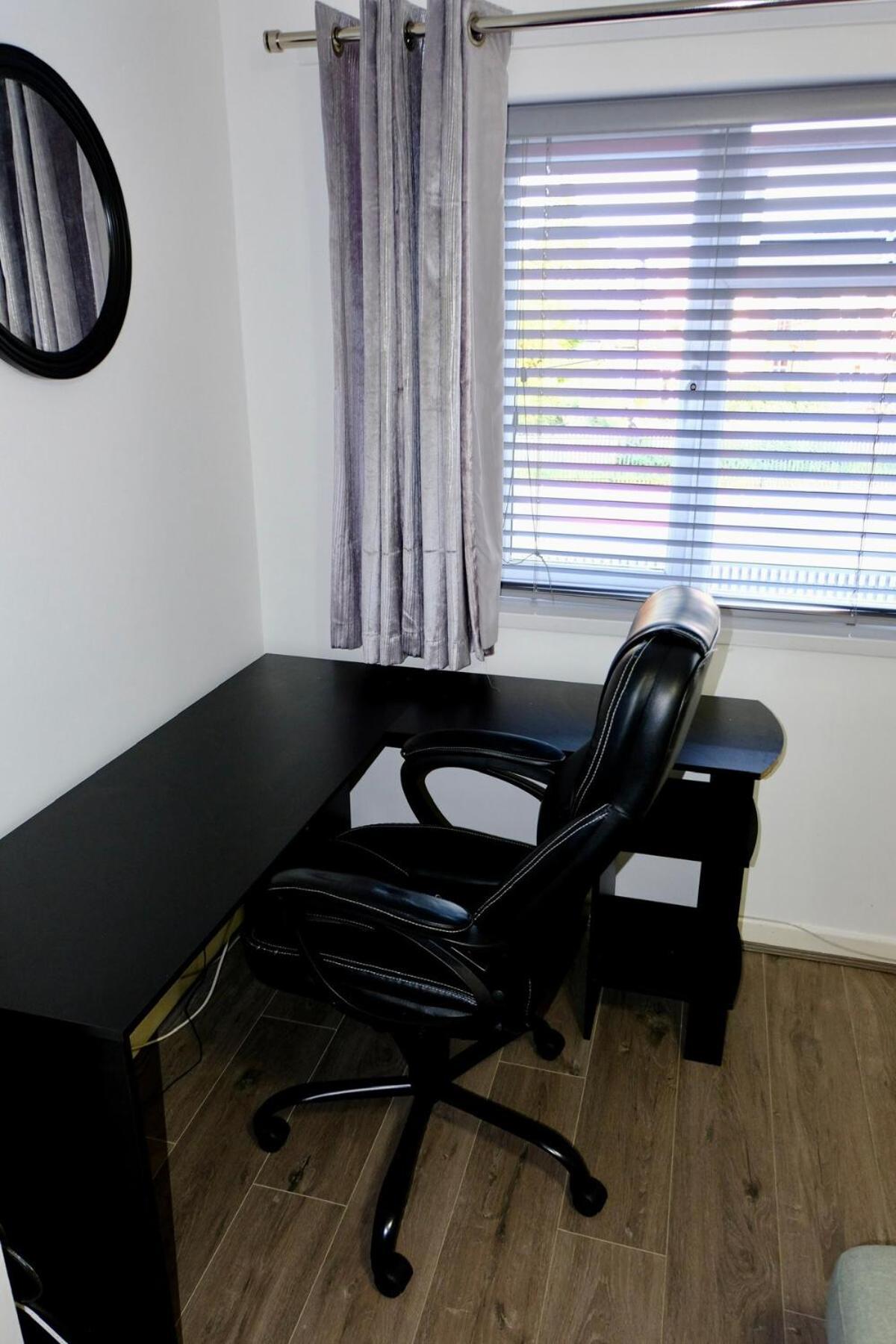 Luxurious 2 Beds Urban Glint By Goo Living Coventry