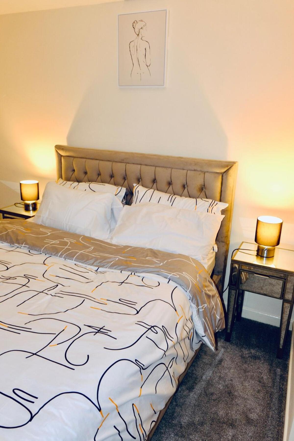 Luxurious 2 Beds Urban Glint By Goo Living * Coventry