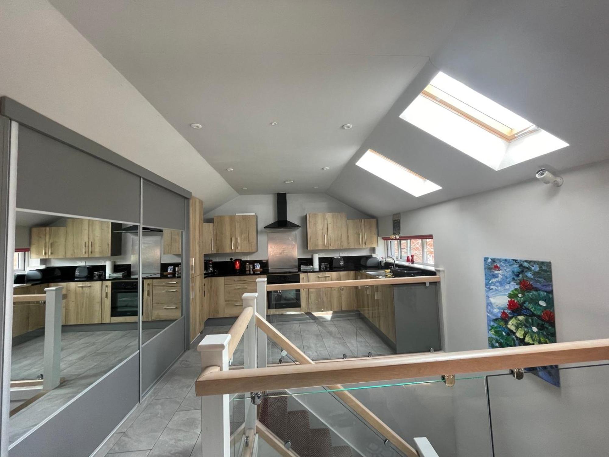 Holiday home Entire Cottage Close To Coventry City Centre With 4 En Suite Bedrooms And Gated Parking Coventry