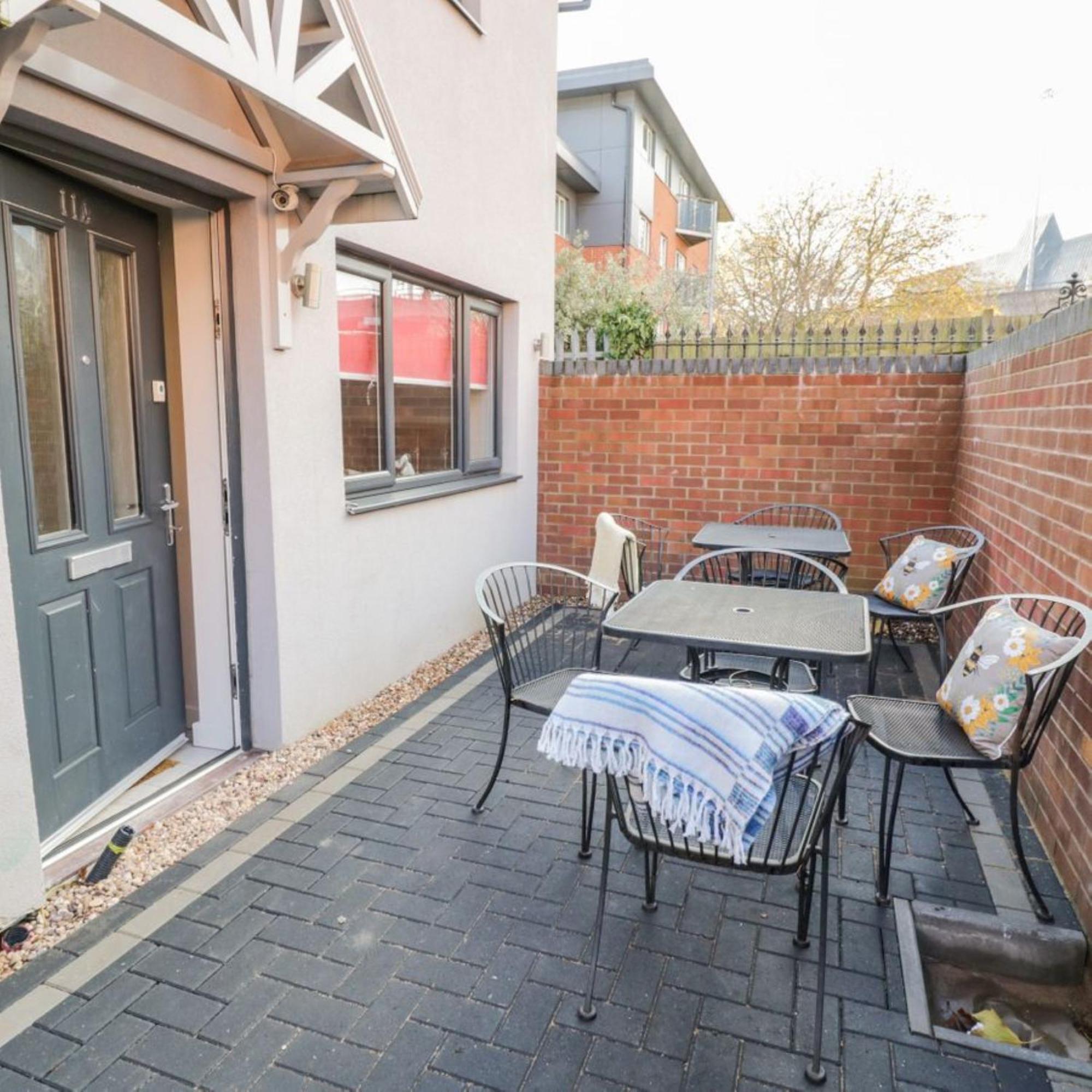 Holiday home Entire Cottage Close To Coventry City Centre With 4 En Suite Bedrooms And Gated Parking Coventry