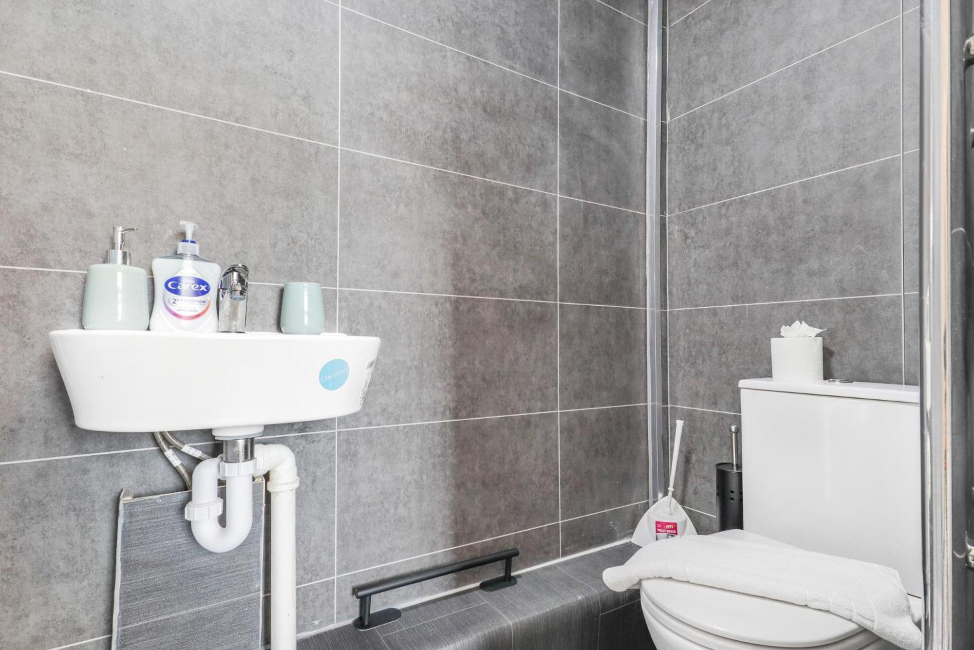 Charming 2 Bed With Fast Wi-Fi * Coventry