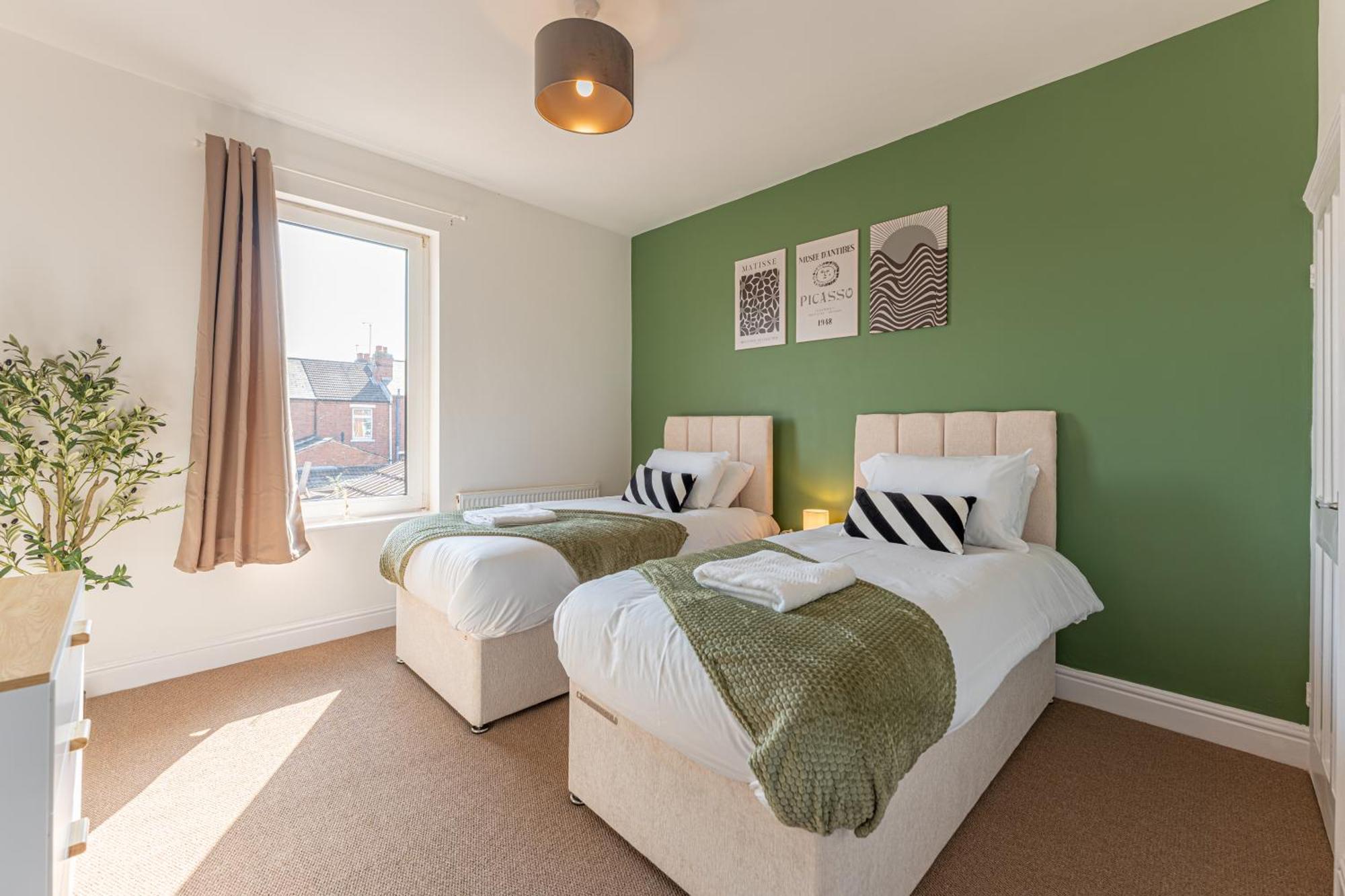 Stylish 3-bed House In With Free Parking Casa de férias