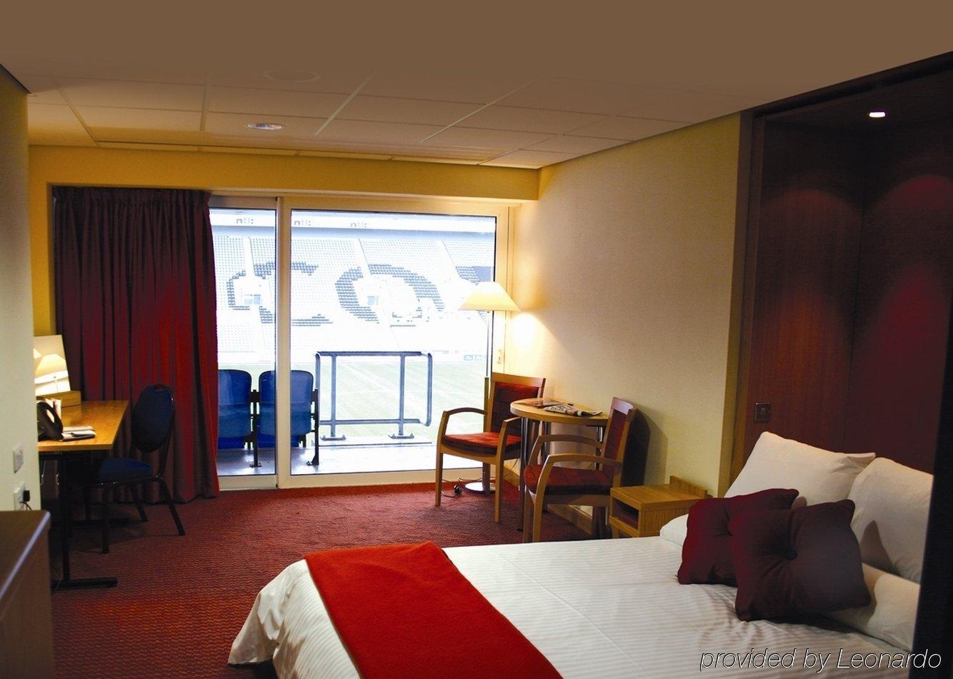 Hotel Doubletree By Hilton Building Society Arena 4*