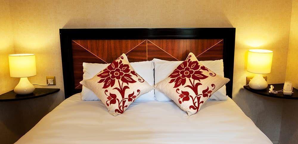 Royal Court & Hotel