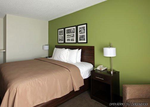 Aston Court Hotel 3*