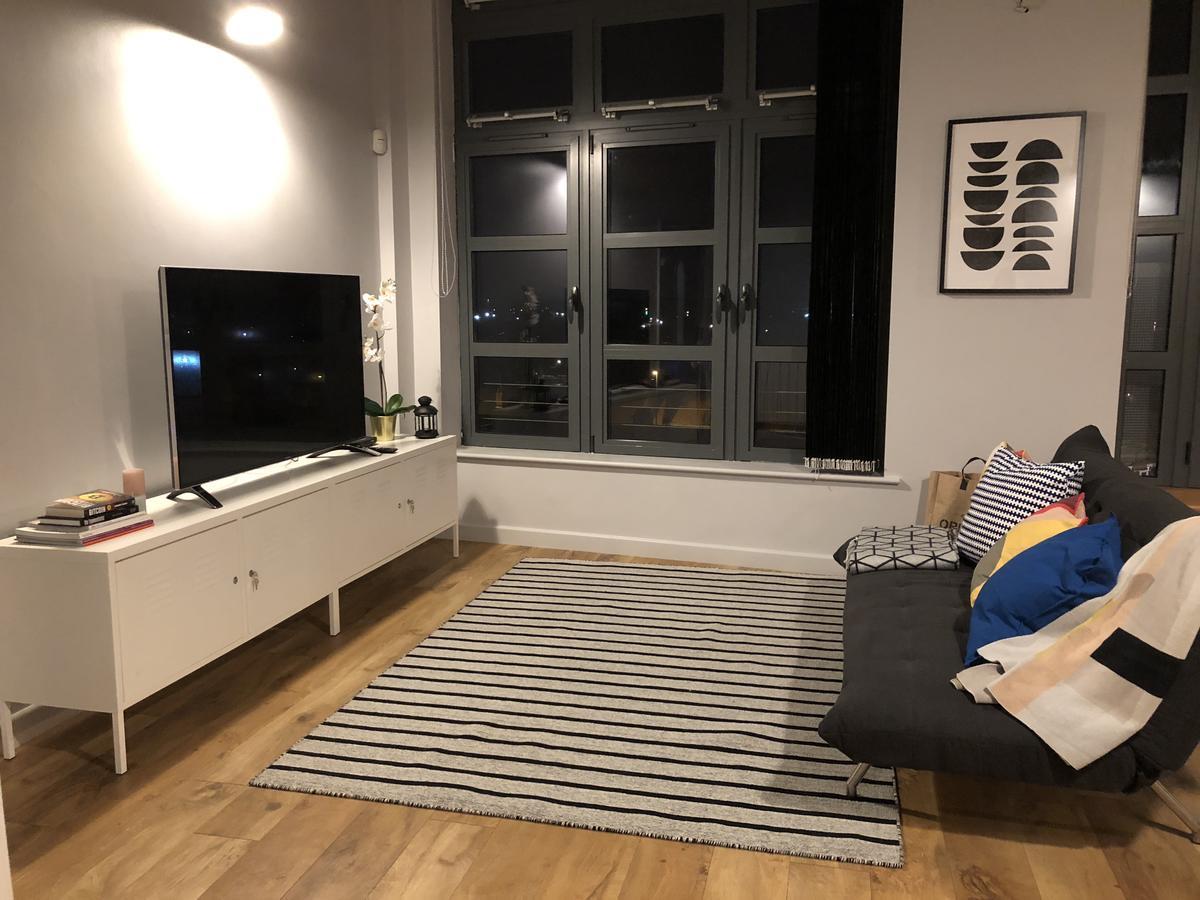 4b Loft Penthouse Industrial Decor With Canal & Views Apartment *