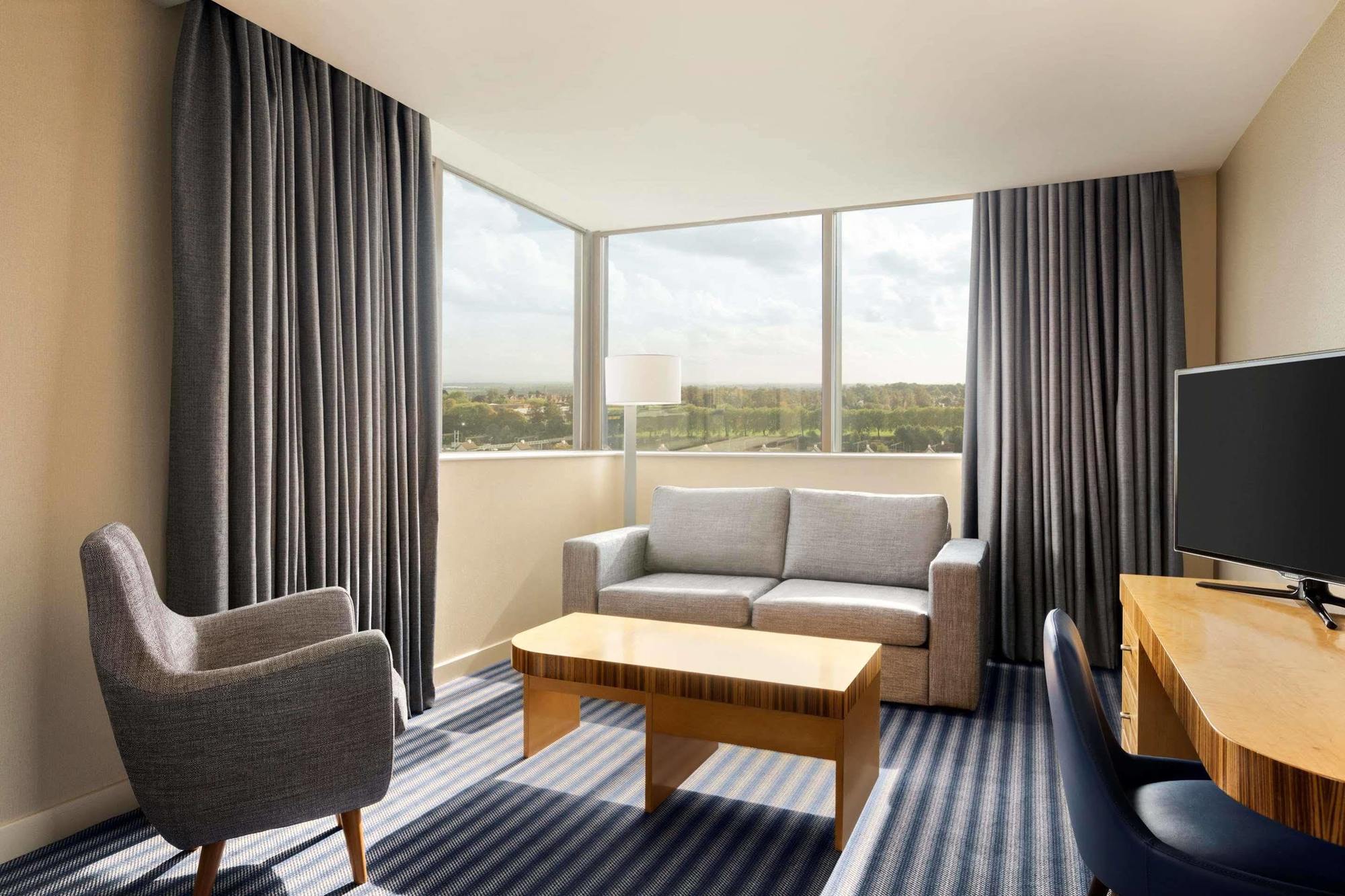 Ramada & By Wyndham Hotel 4*