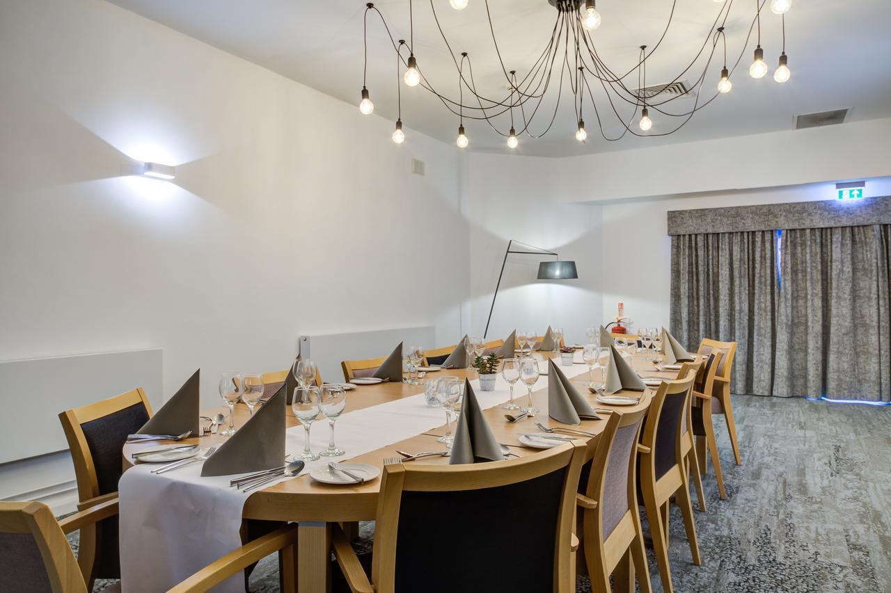 Warwick Conferences - Radcliffe Hotel 4*
