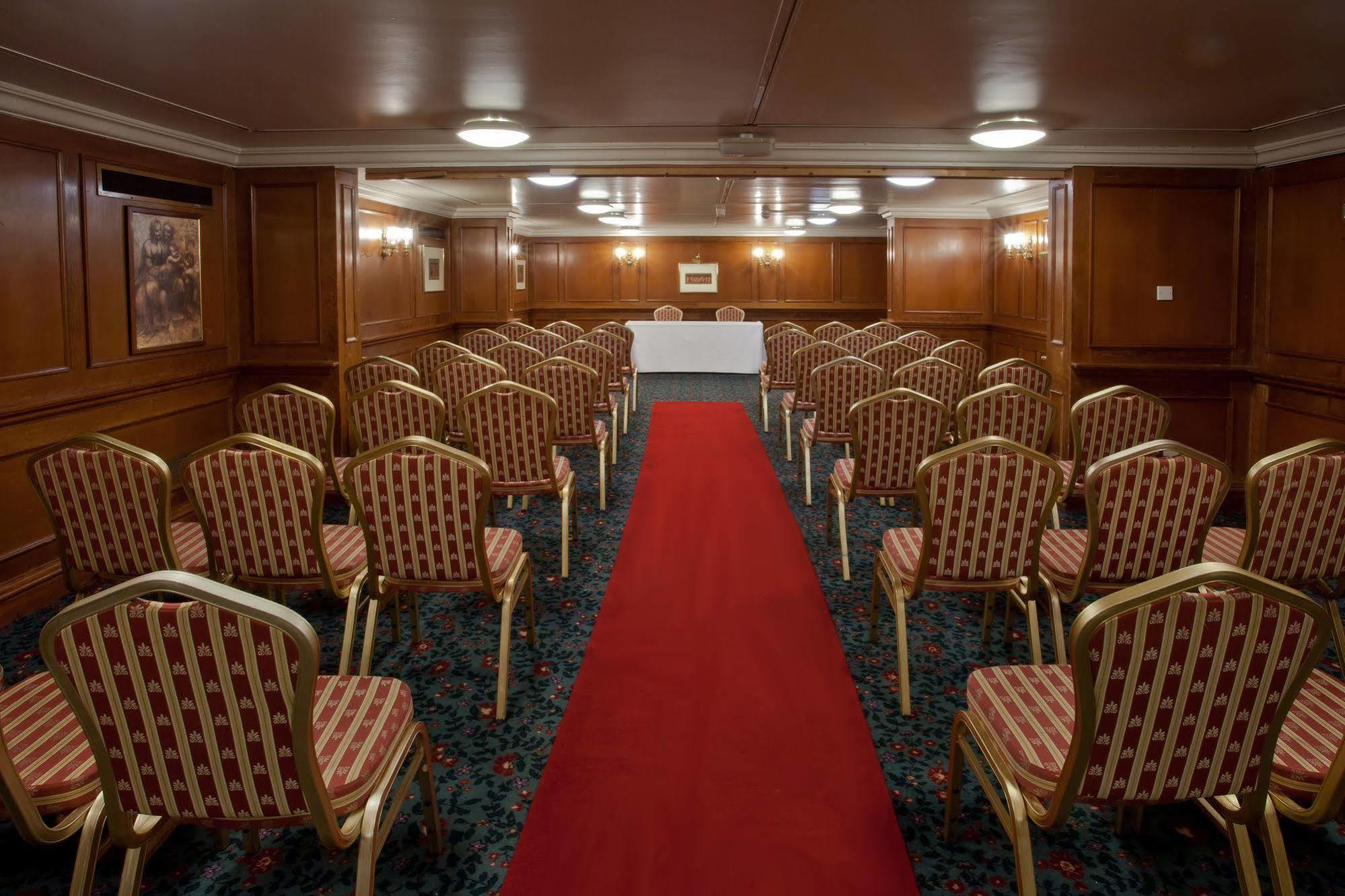 Britannia Hotel 3*
