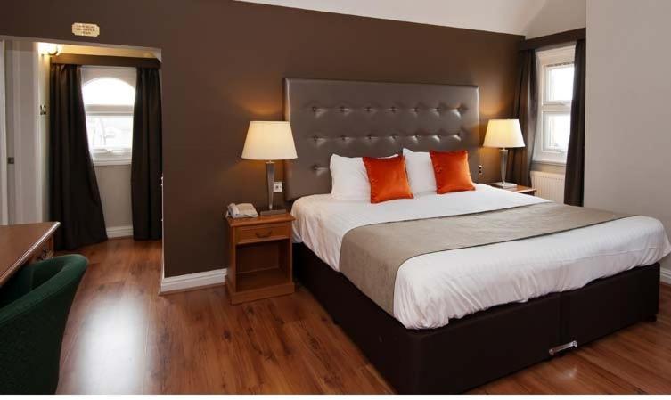 Aston Court 3* Coventry