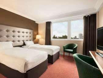 Aston Court Hotel 3*