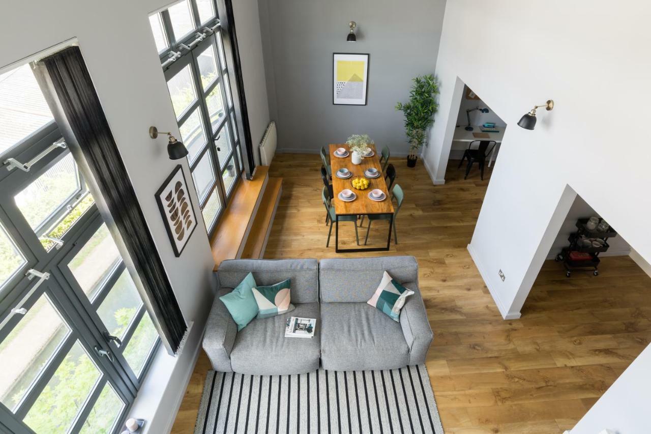 Apartment 4b Loft Penthouse Industrial Decor With Canal & Views *