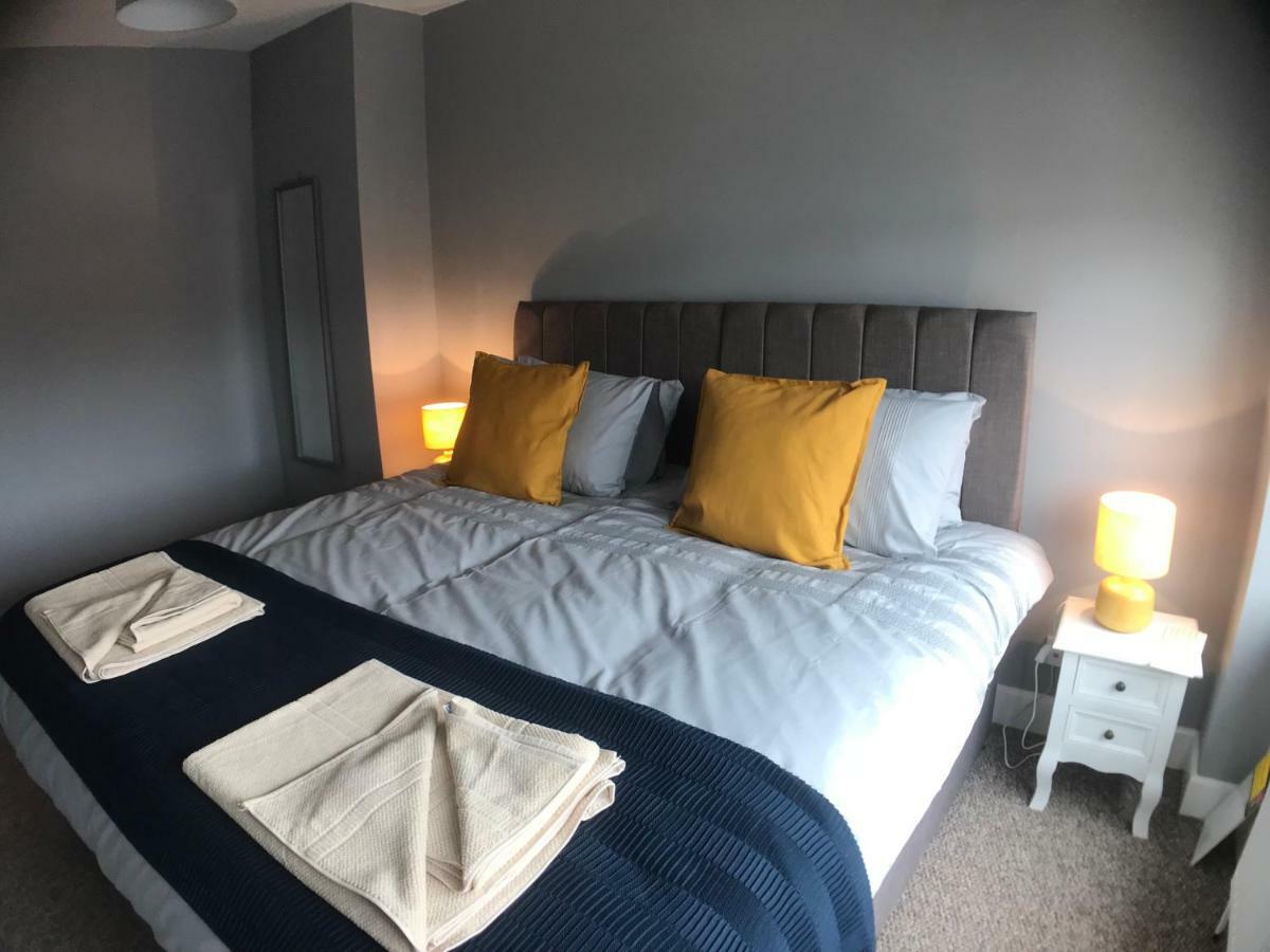 Wyken House - 3 Bedroom House - Sleeps 5