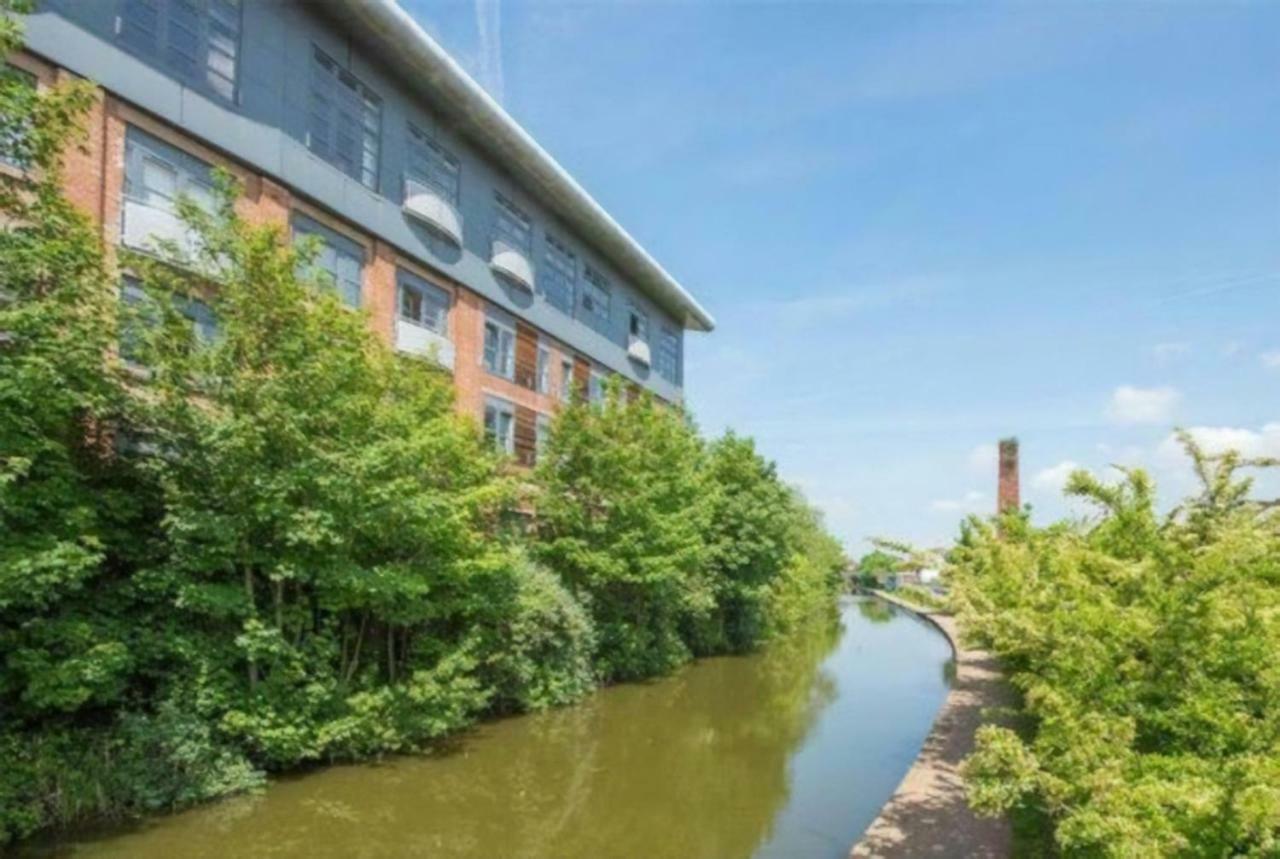 4b Loft Penthouse Industrial Decor With Canal & Views Apartment