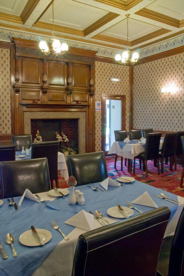 Royal Court & Hotel 3*