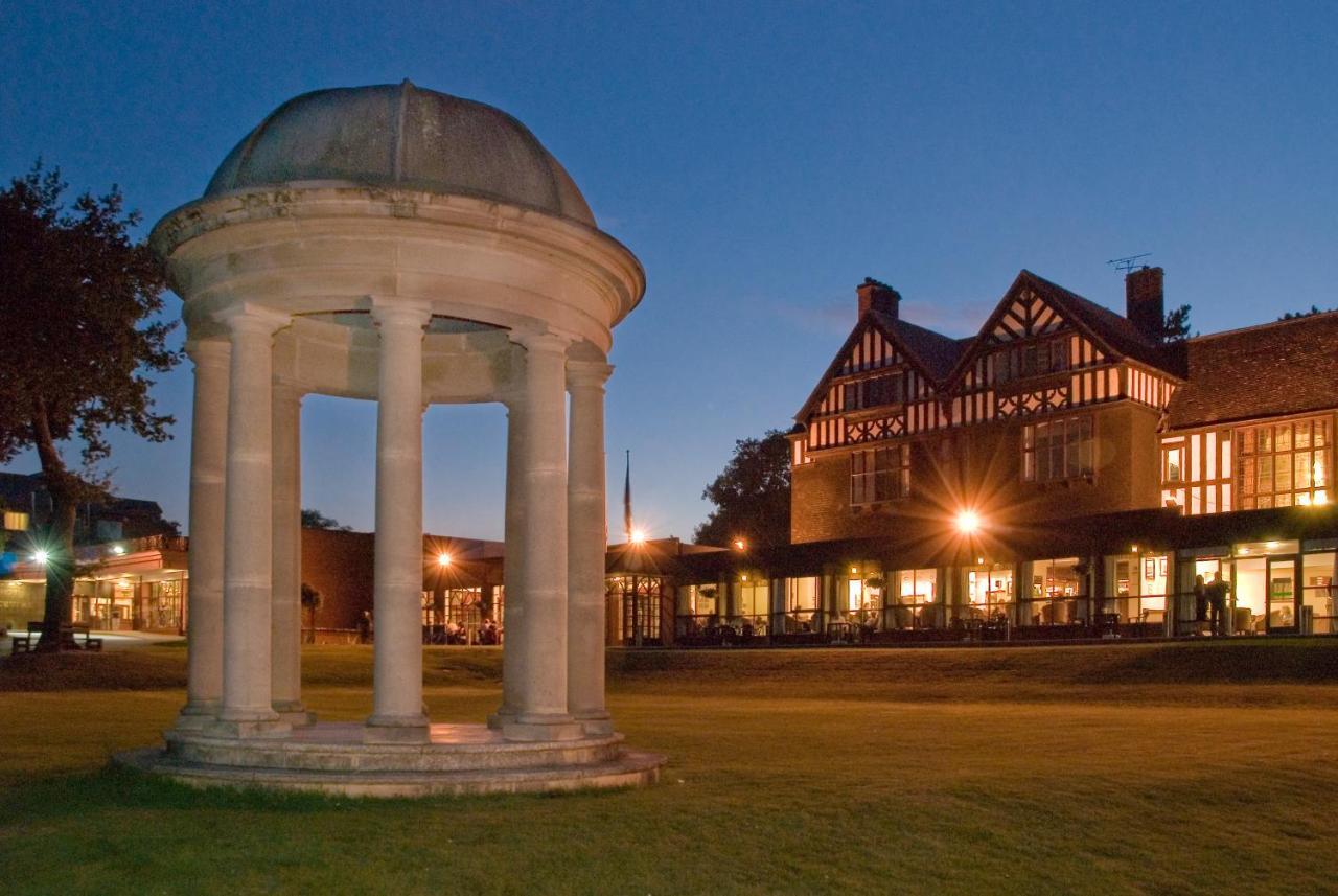 Royal Court & Hotel