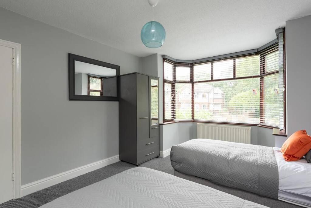4 Bedroom House Sleep 7 Holiday home