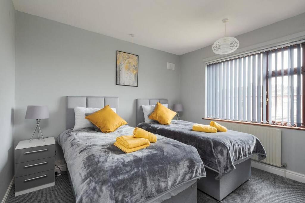 4 Bedroom House Sleep 7 Holiday home *