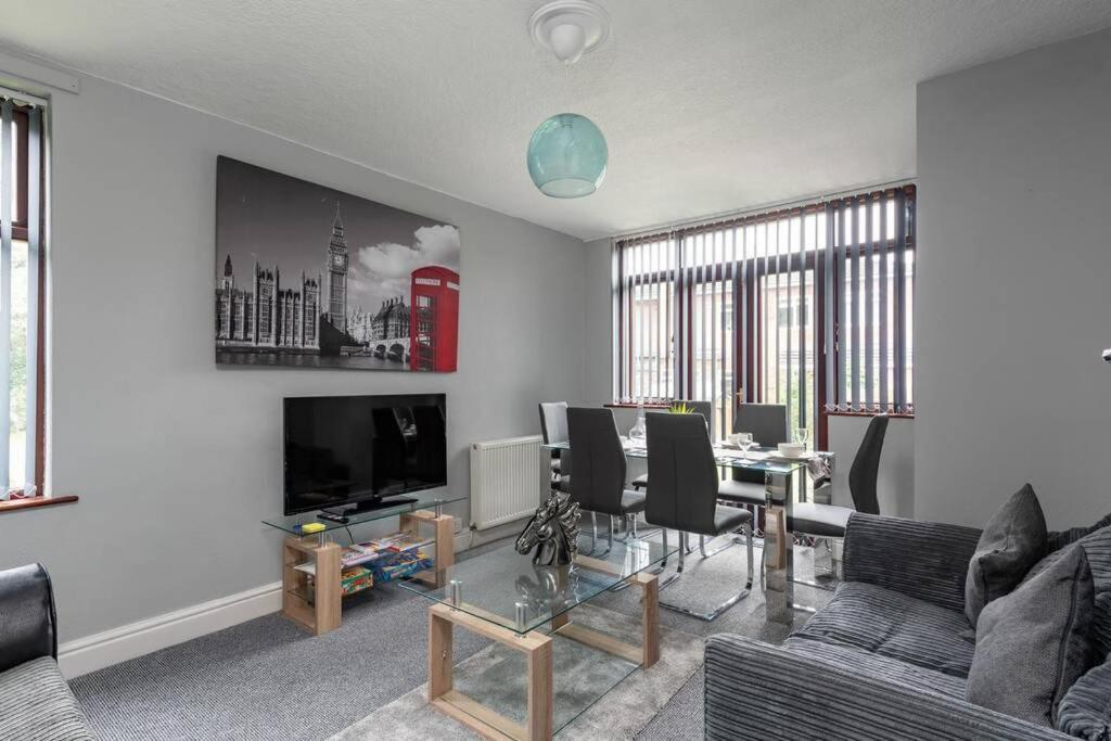 4 Bedroom House Sleep 7 Holiday home