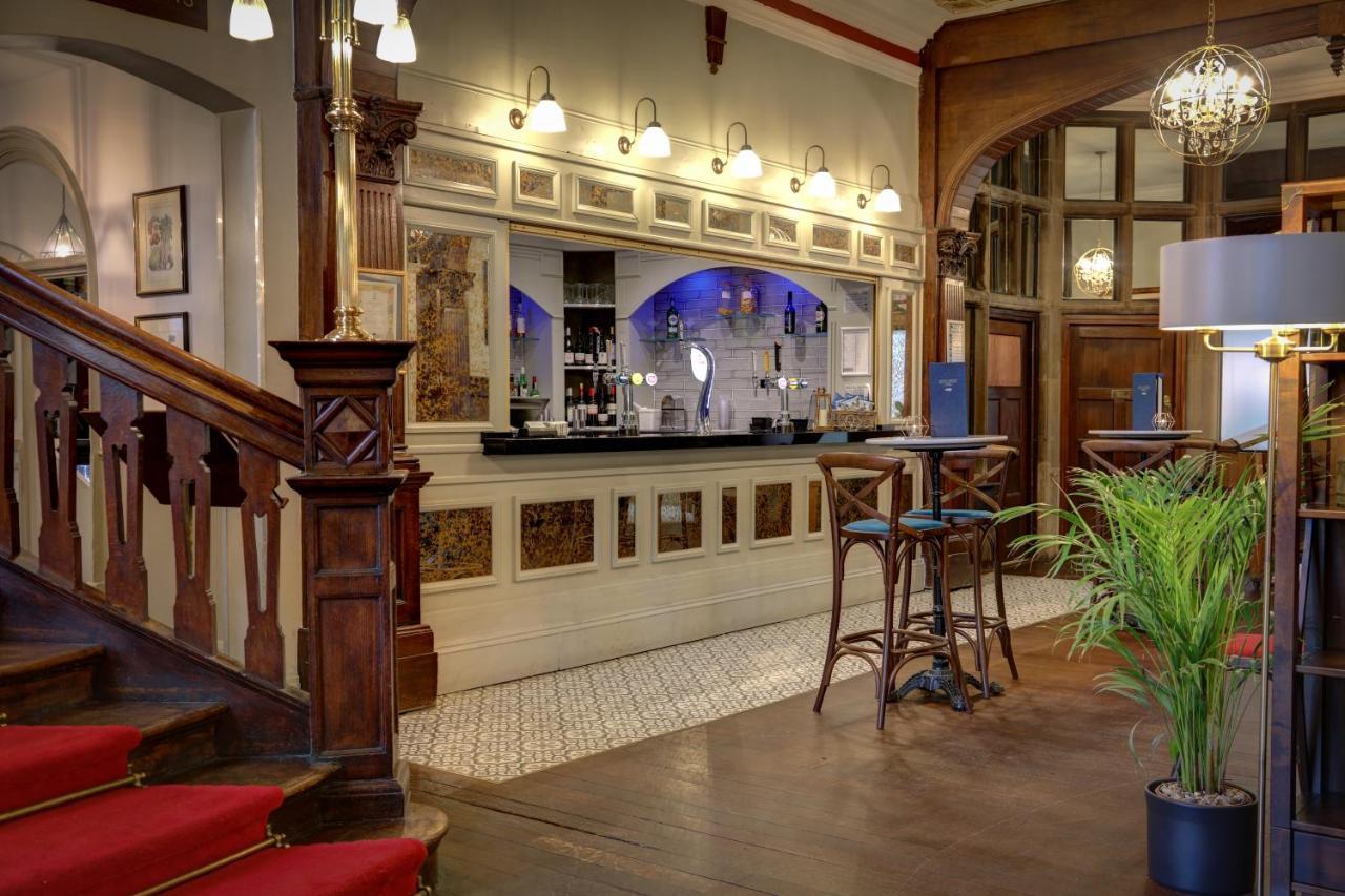 The Iliffe Country house *
