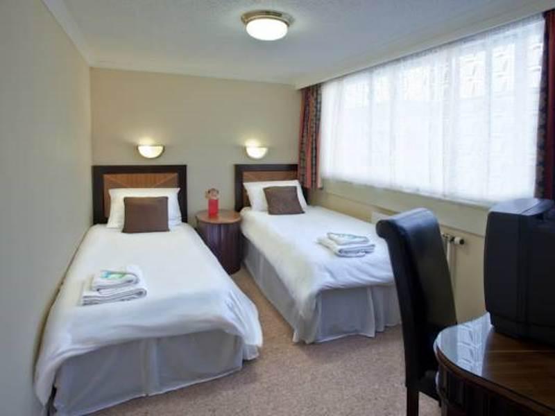 Britannia Hotel 3*