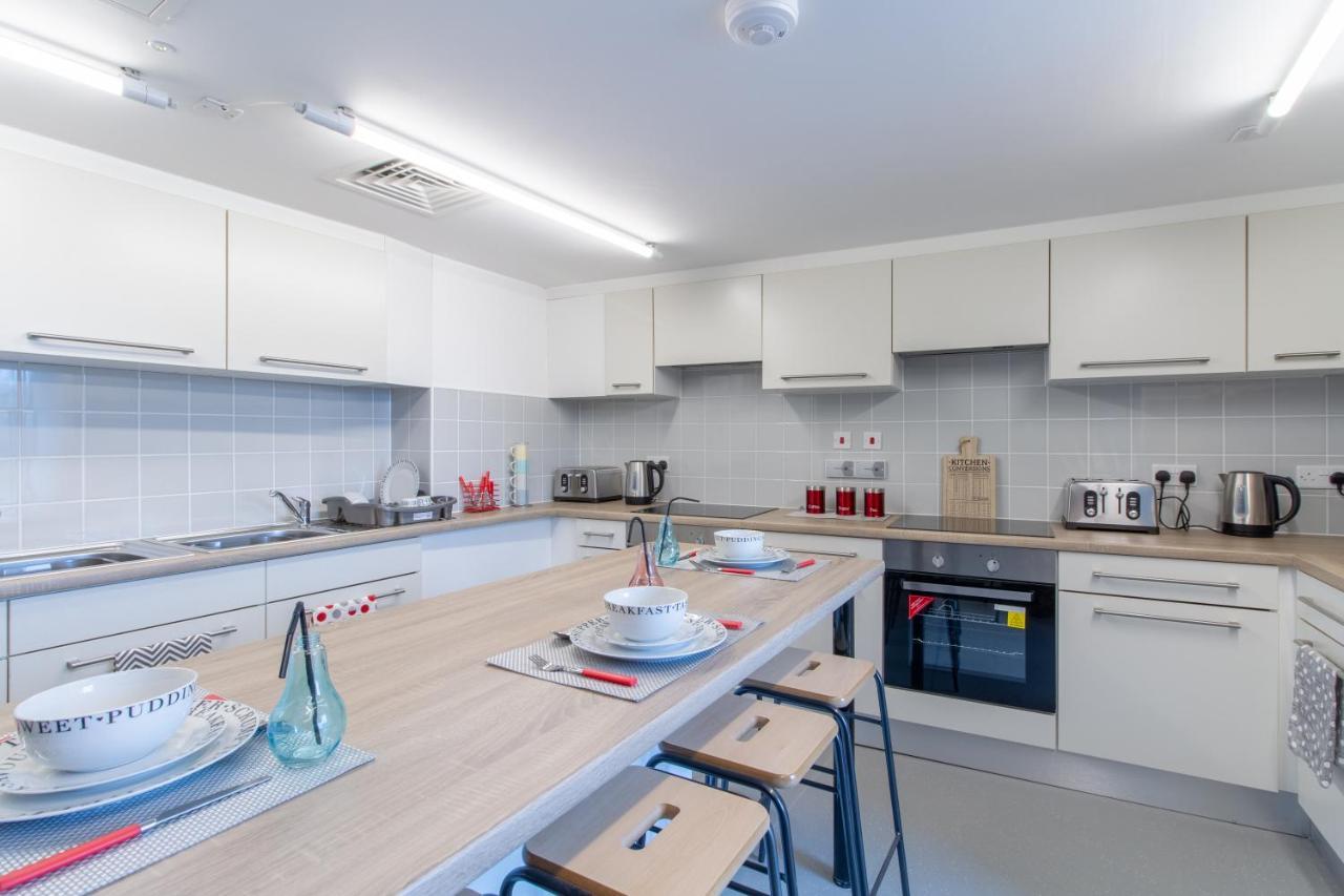 En & Studios, - Sk Guest house Coventry
