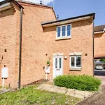 Coventry Contemporary House, M6, Cbs Arena - Ricoh, Private Parking, Sleeps 5, By Empower Homes